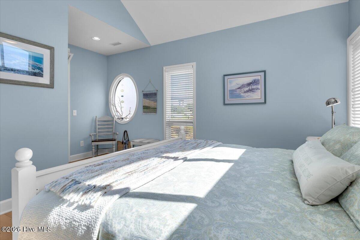 123 Cole Street D Property Photo 28