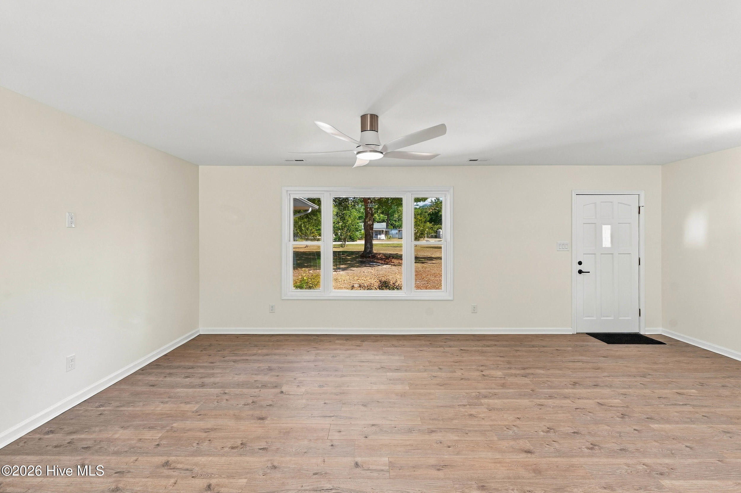 564 Old Folkstone Road Property Photo 8