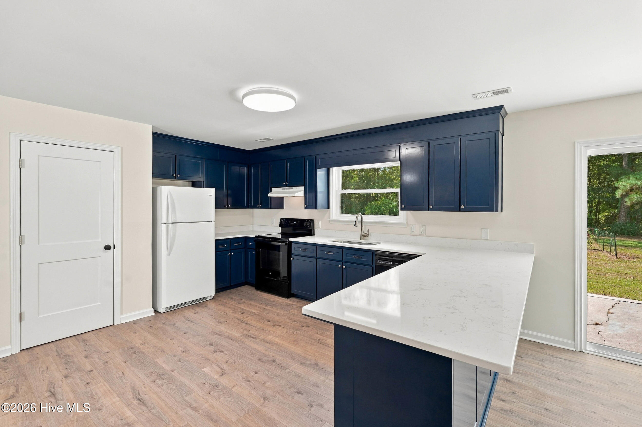 564 Old Folkstone Road Property Photo 11