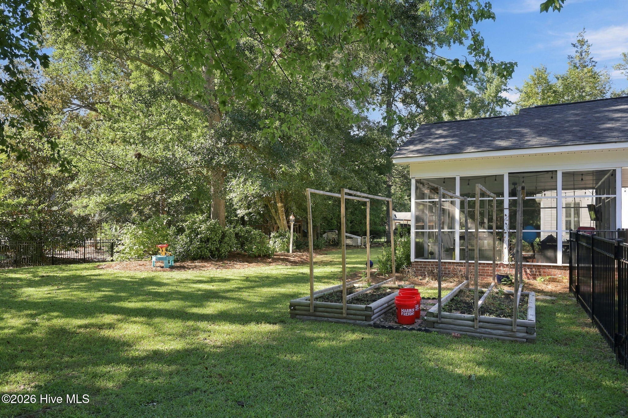 423 Lee Street Property Photo 48