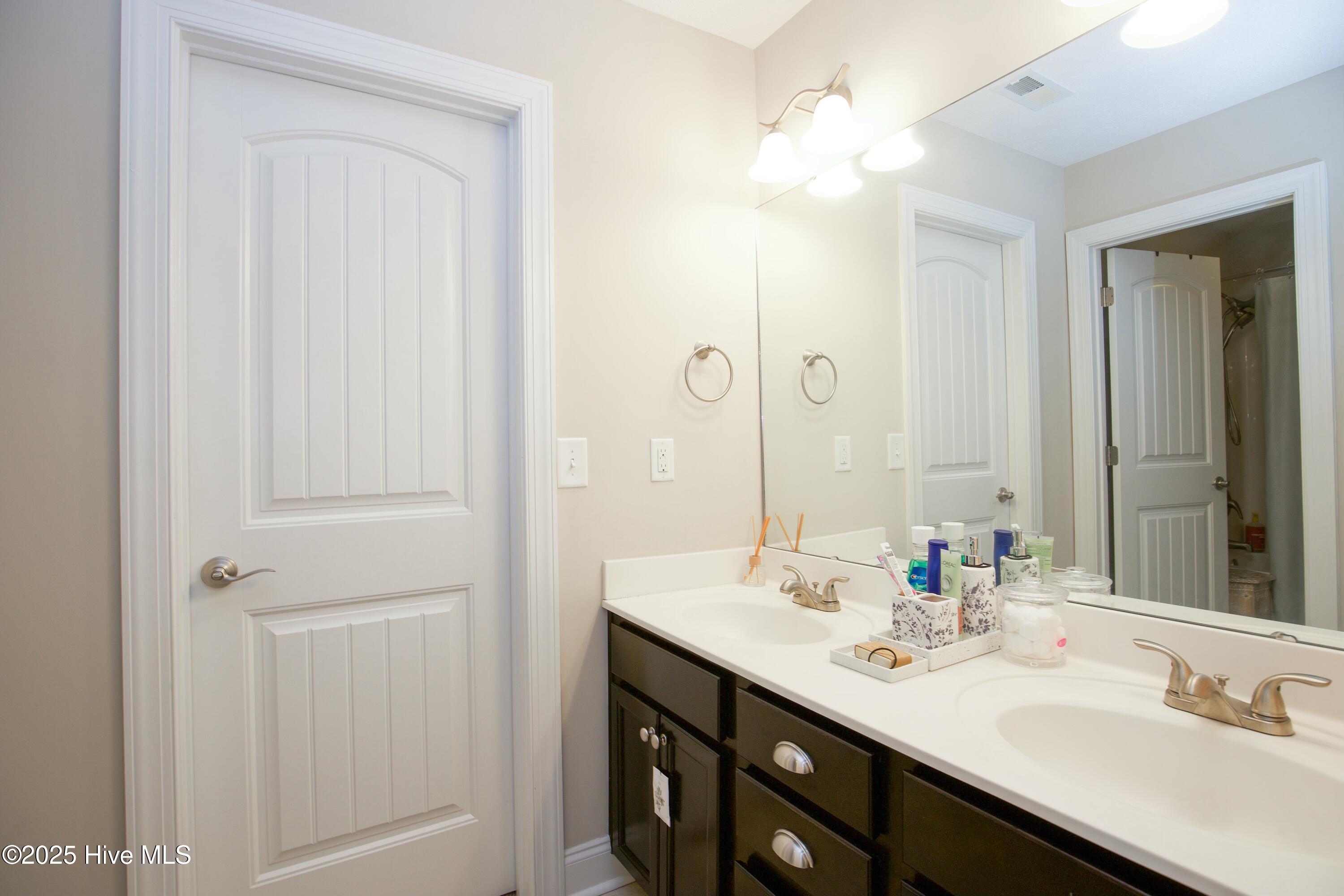 190 Dicks Hill Road Property Photo 45