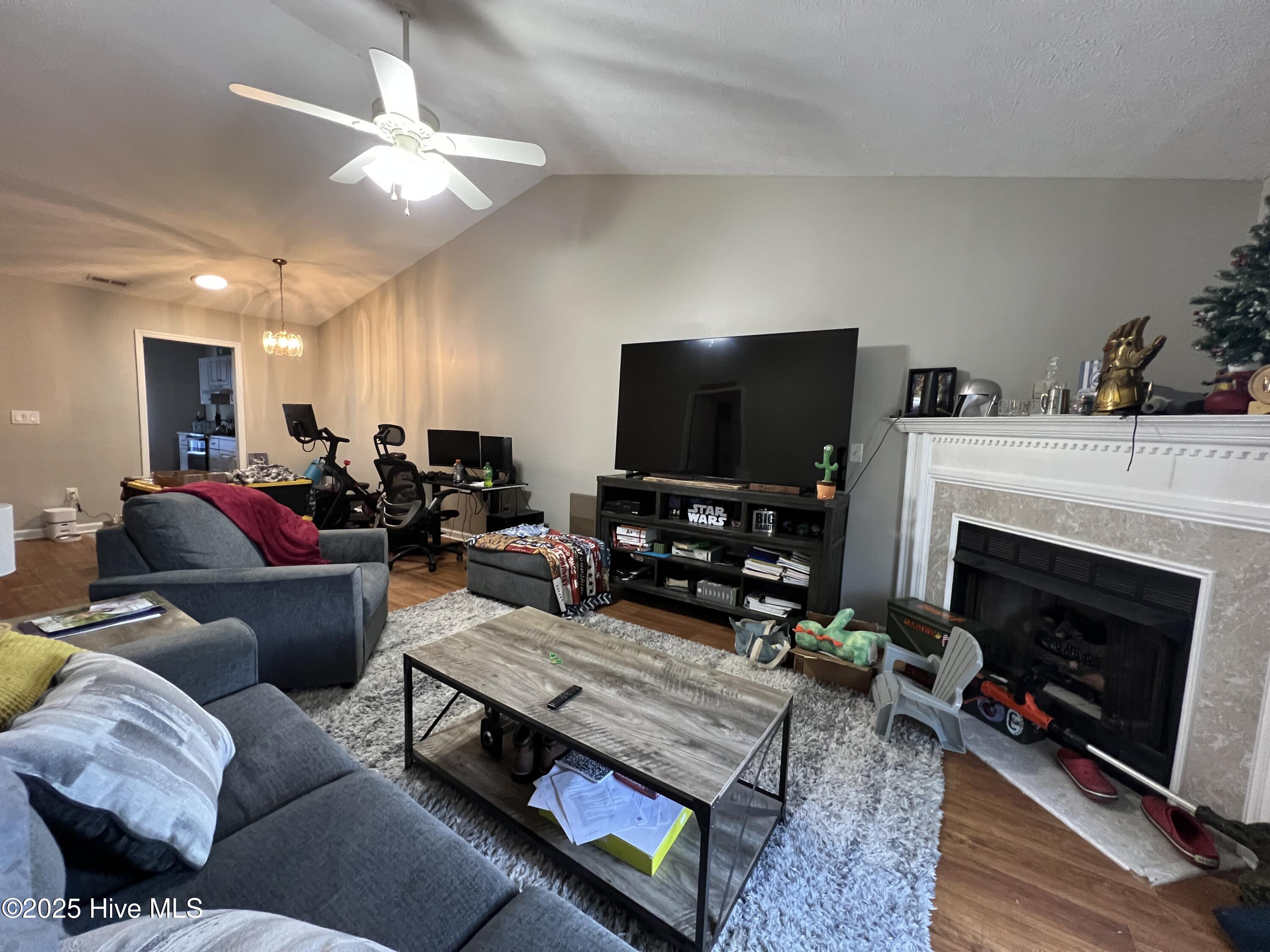 227 John Court Property Photo 3