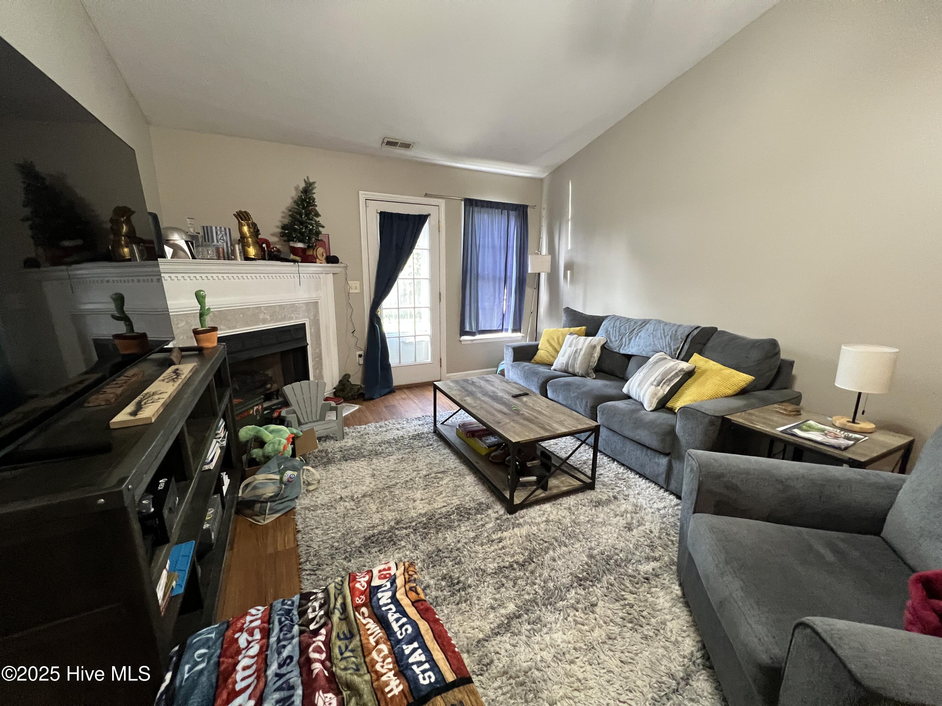 227 John Court Property Photo 4