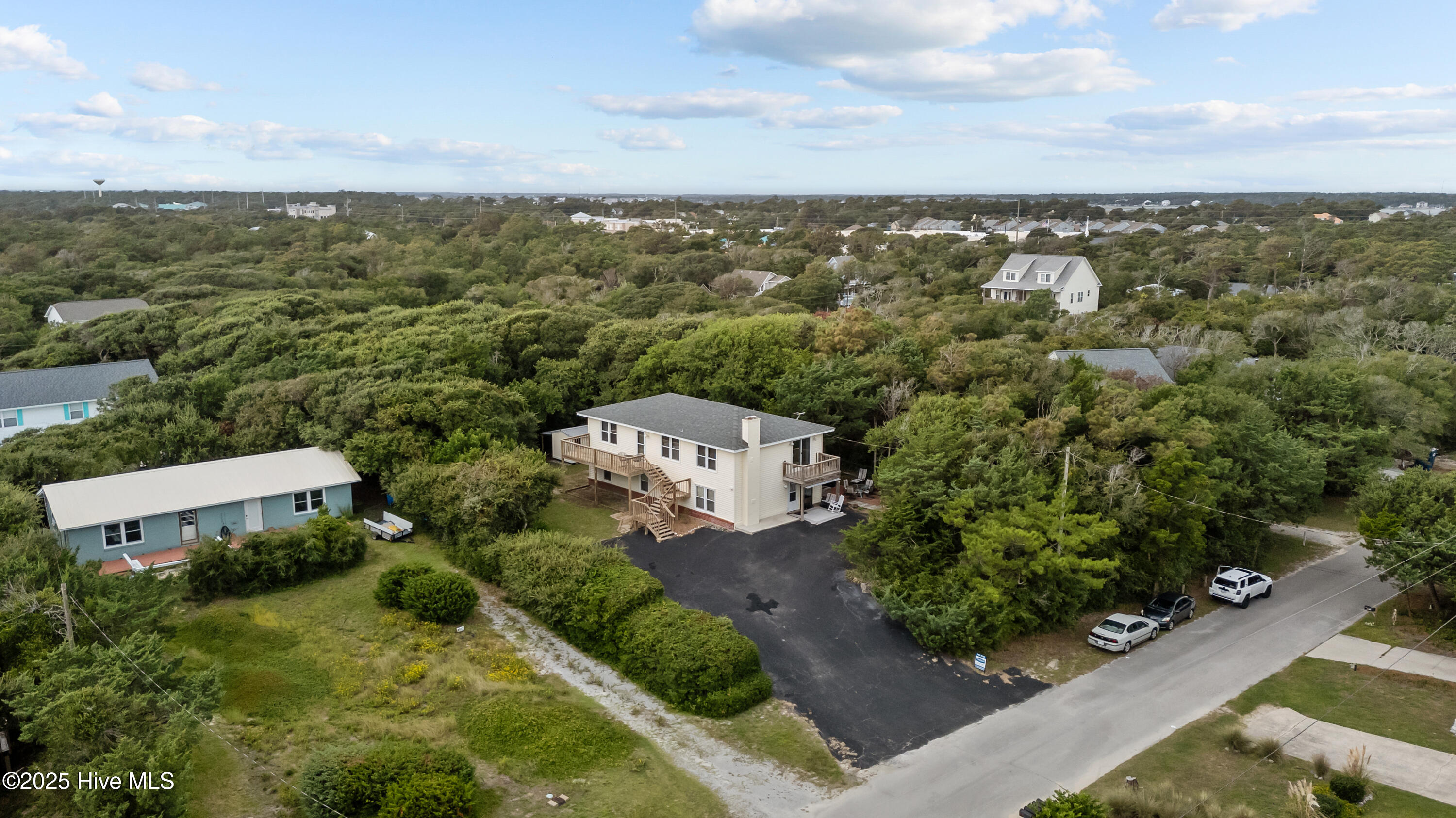 109 Yaupon Drive Property Photo 4