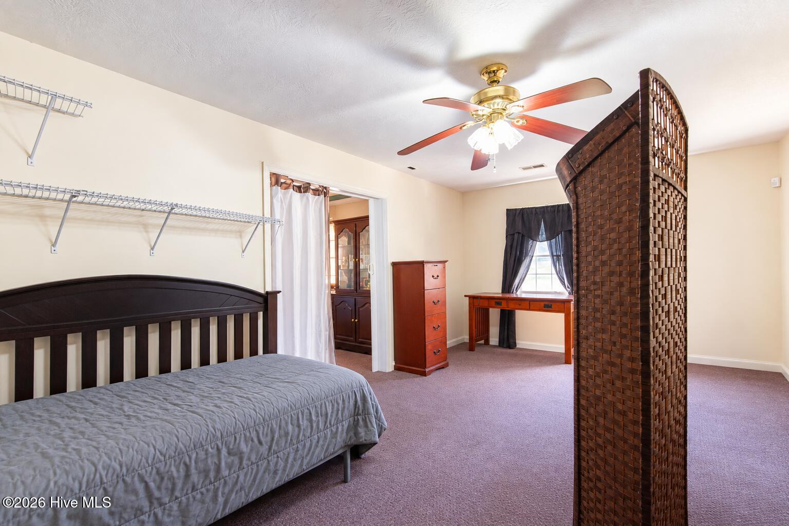 521 Dove Street Property Photo 7