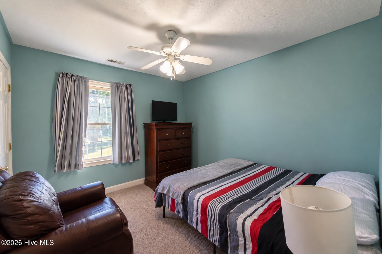 521 Dove Street Property Photo 9