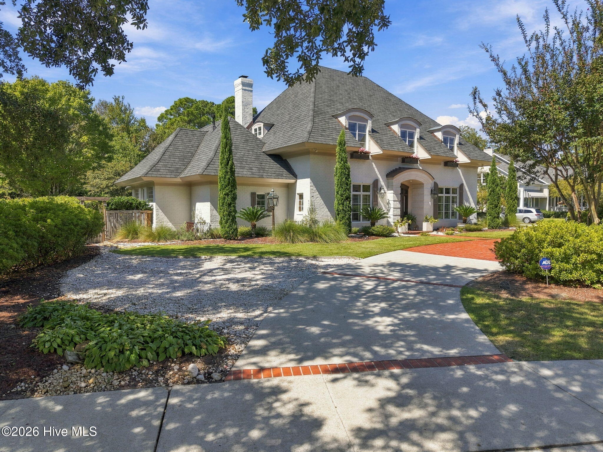 2116 Ascott Place Property Photo 4