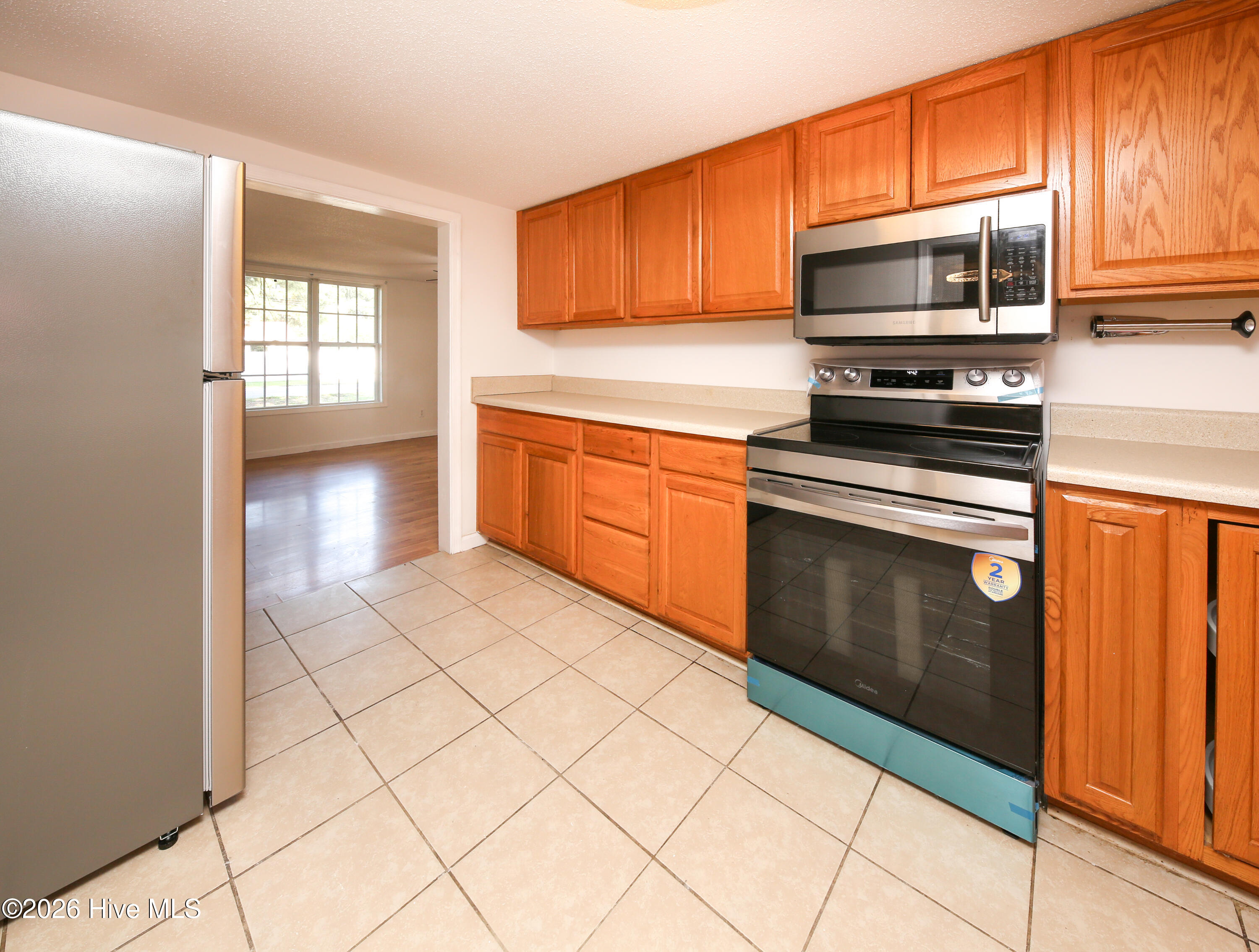 111 Coopers Lane E Property Photo 3