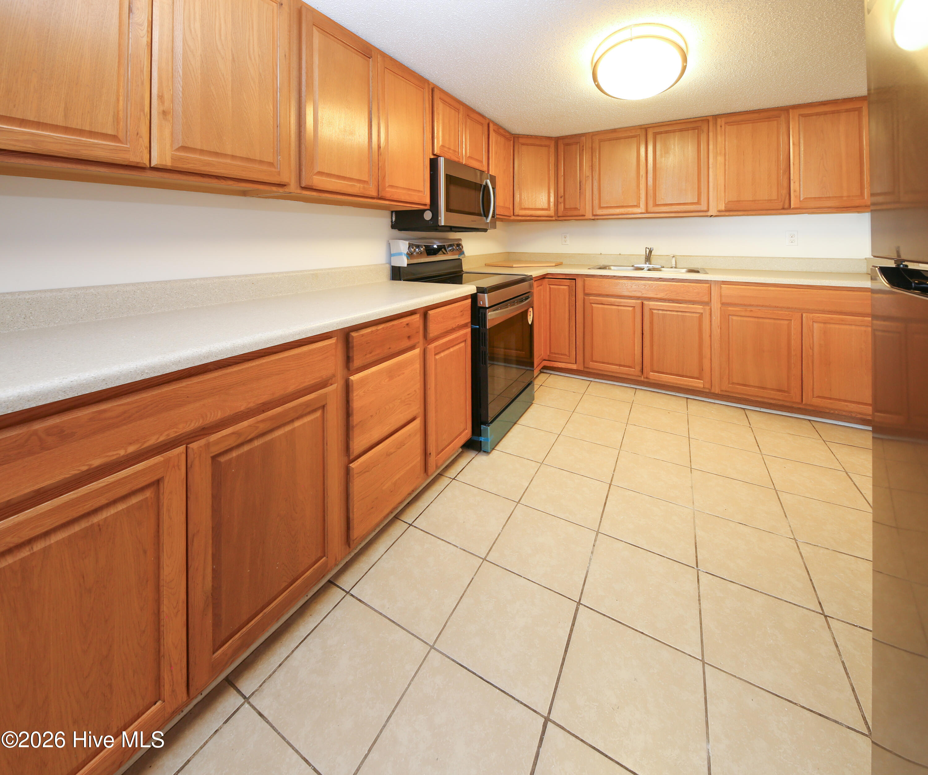 111 Coopers Lane E Property Photo 5