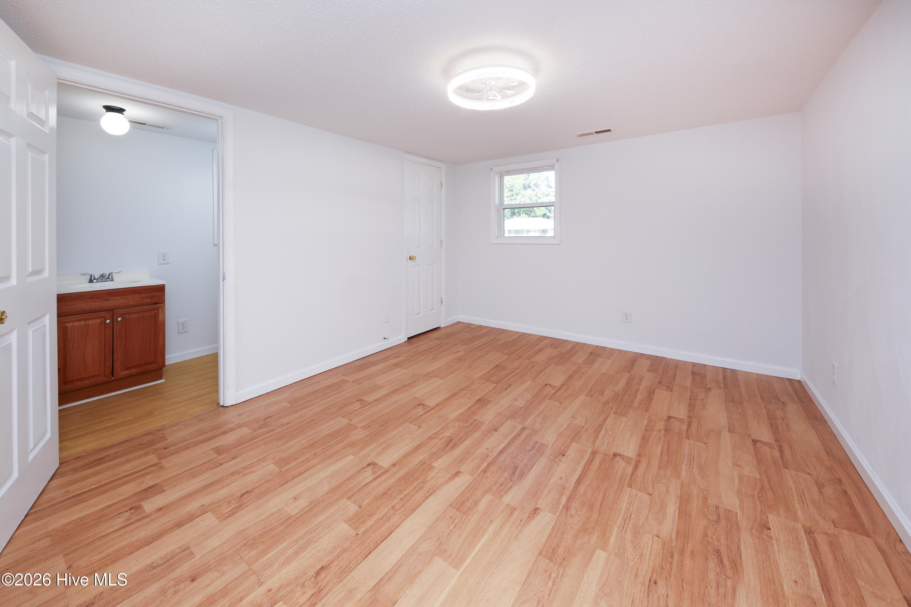 111 Coopers Lane E Property Photo 9