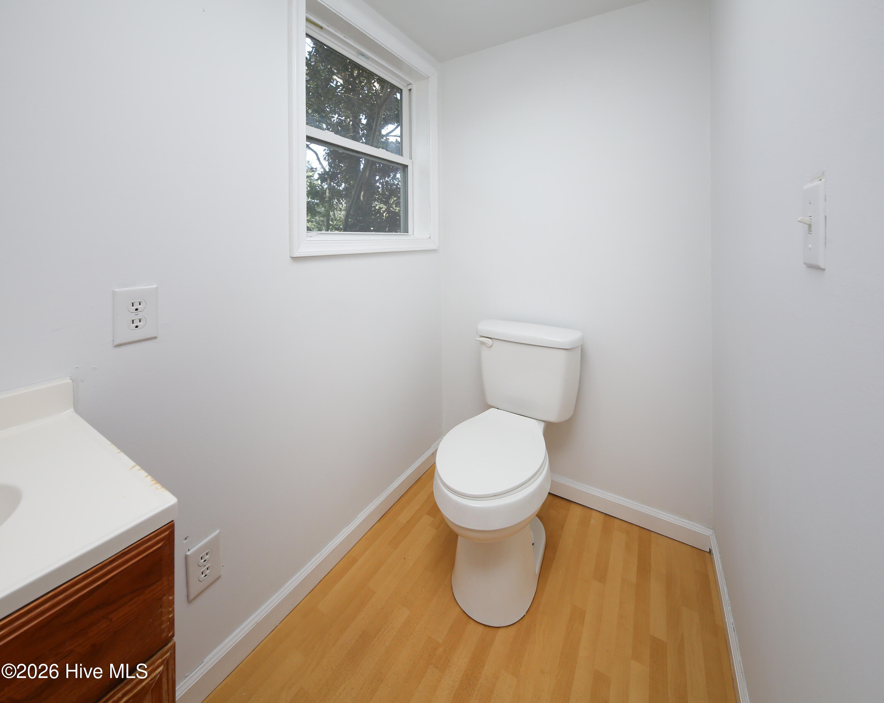 111 Coopers Lane E Property Photo 14