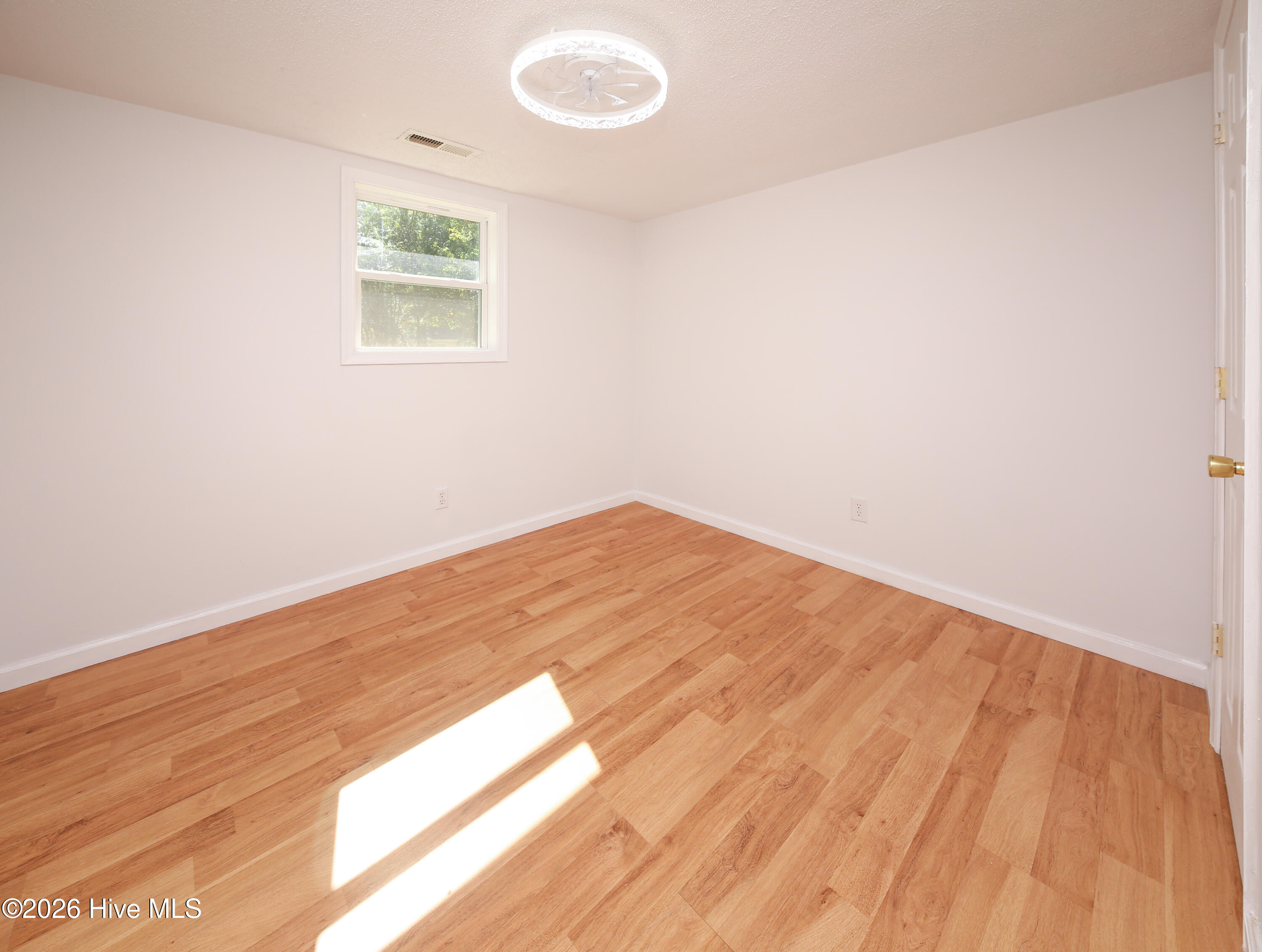 111 Coopers Lane E Property Photo 21
