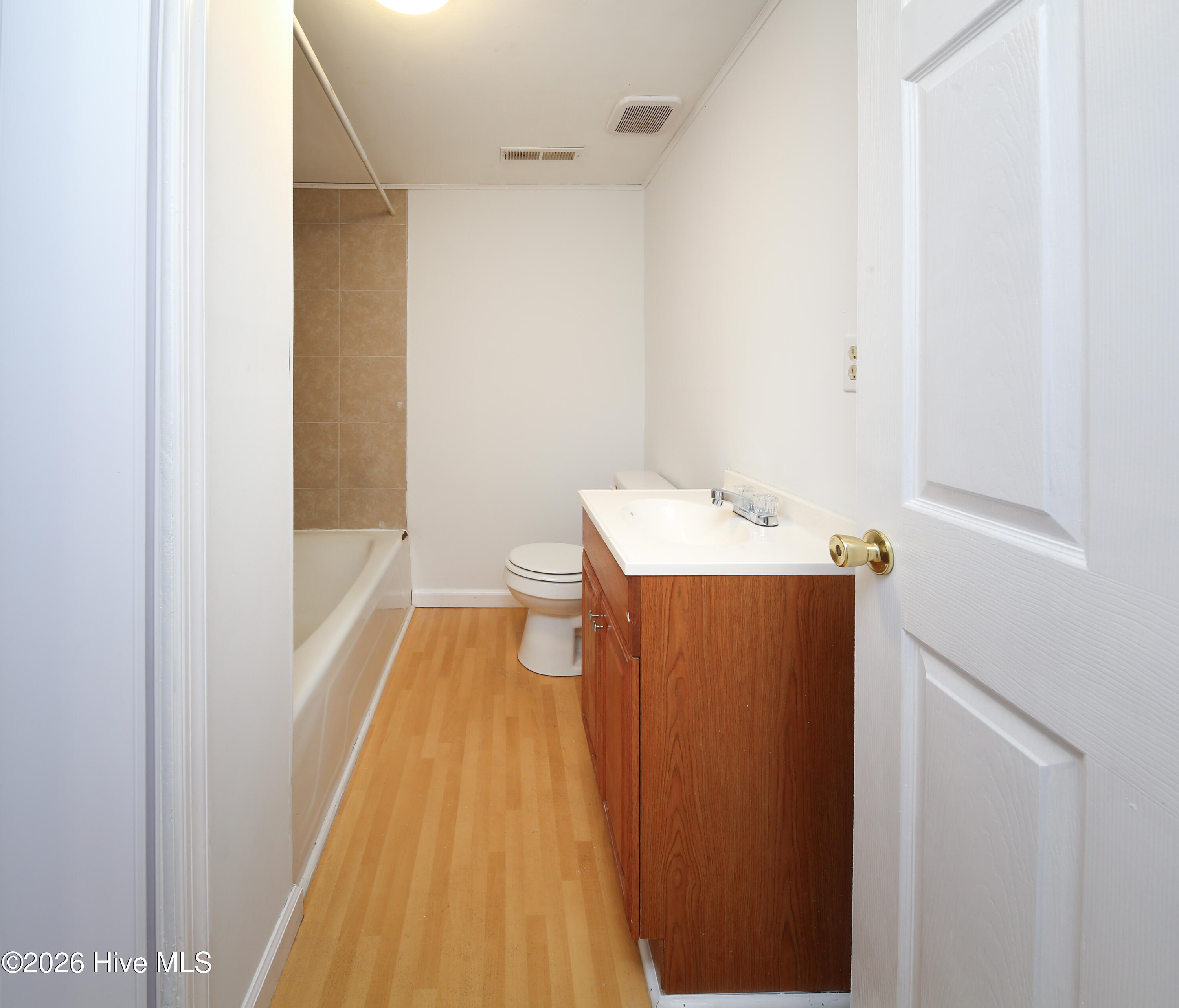 111 Coopers Lane E Property Photo 23