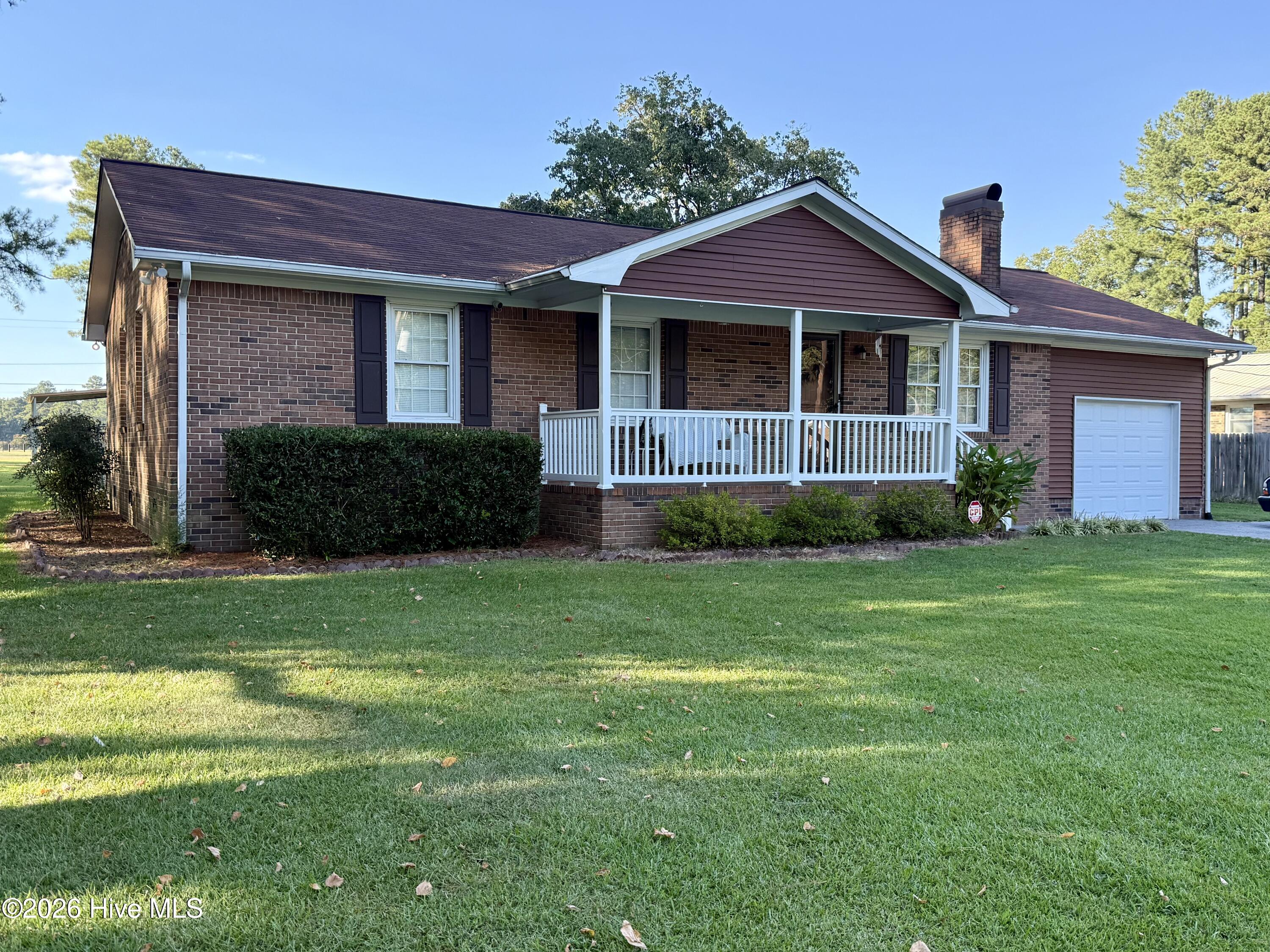 1122 Pineview Road Property Photo 2