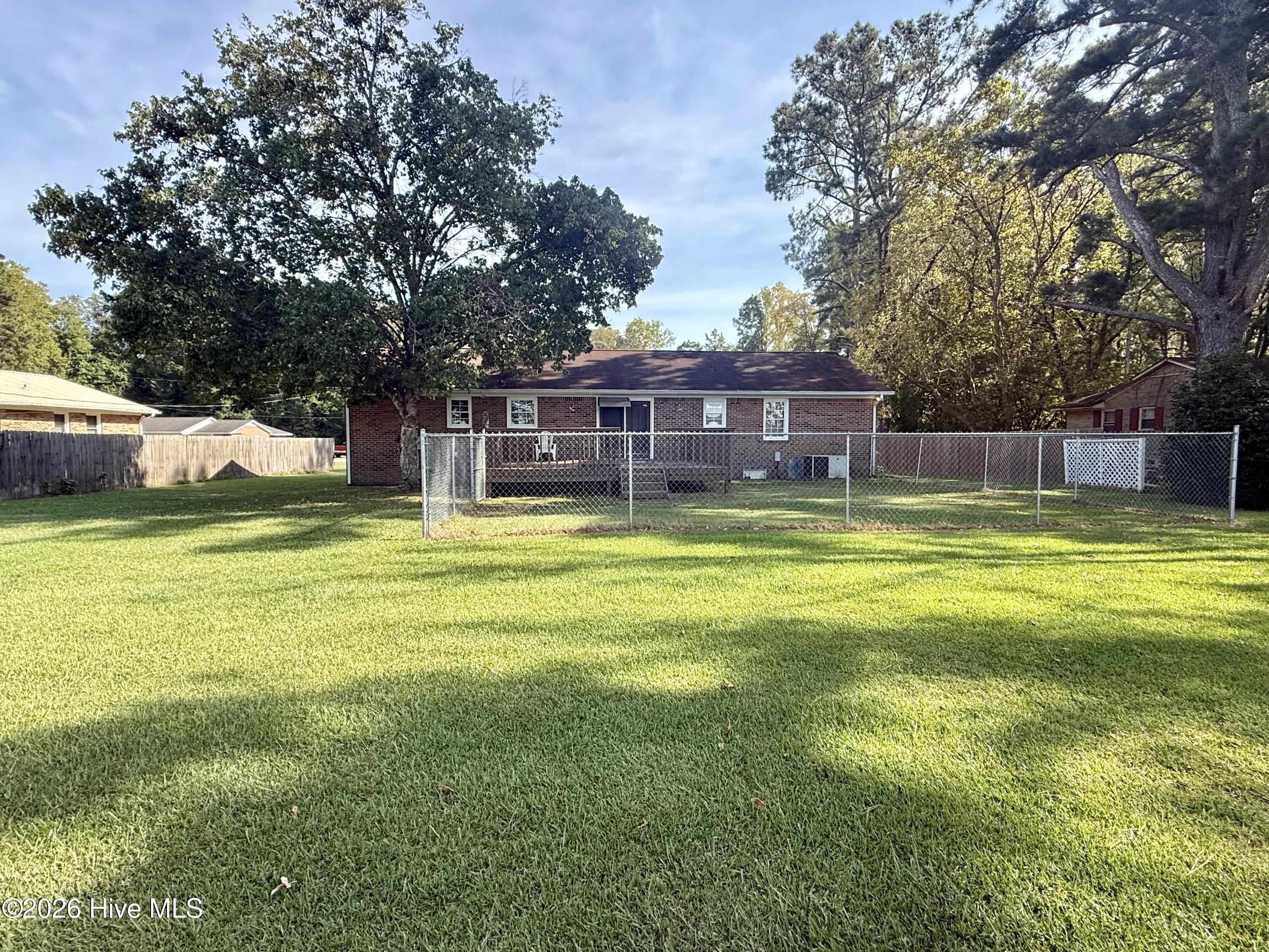 1122 Pineview Road Property Photo 5
