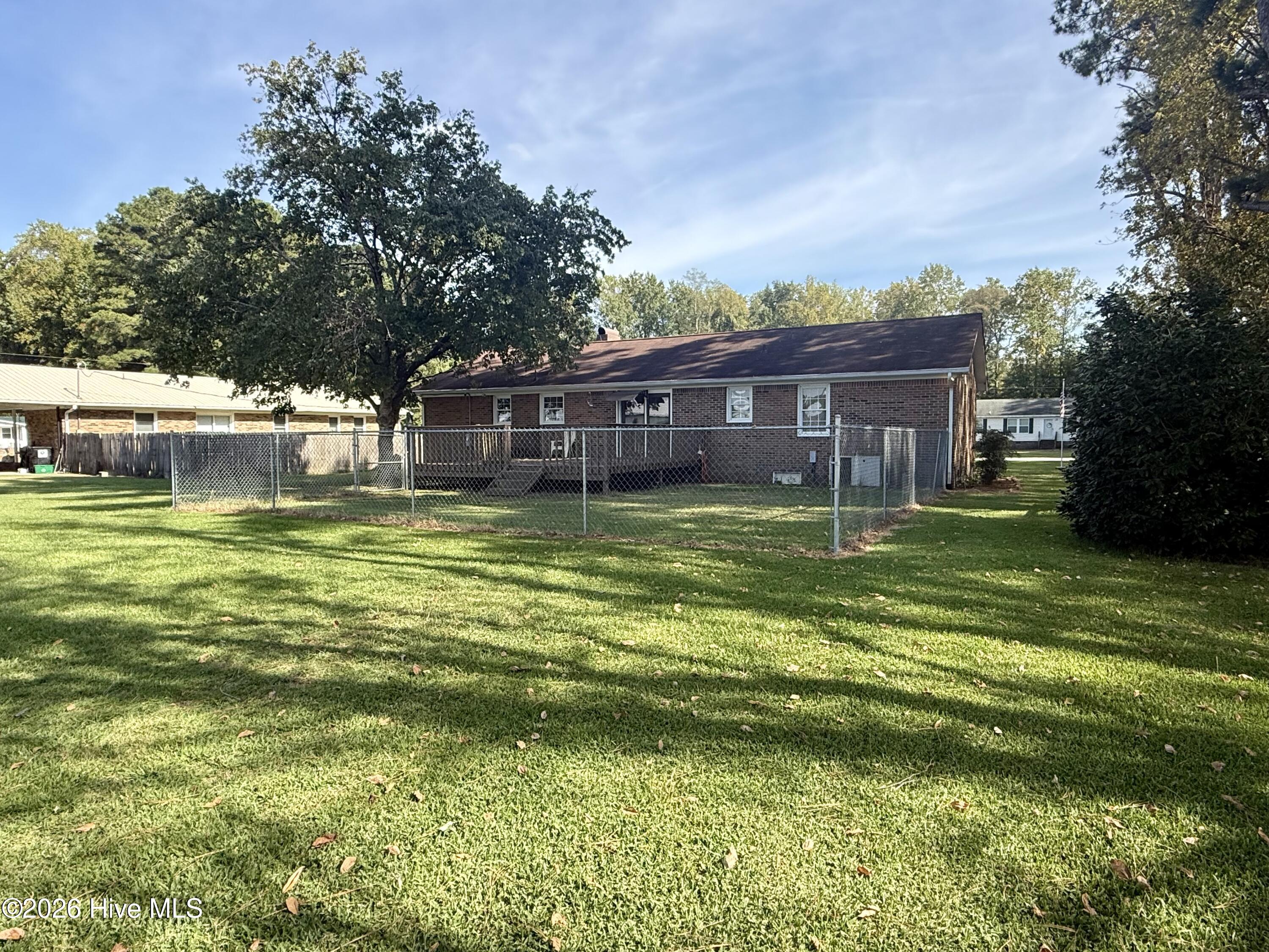 1122 Pineview Road Property Photo 6