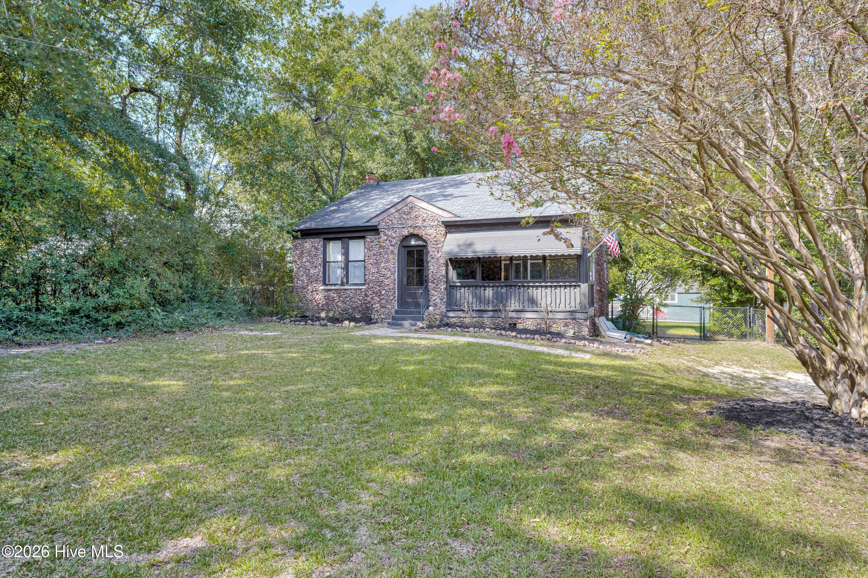 1501 Troupe Street Property Photo 2