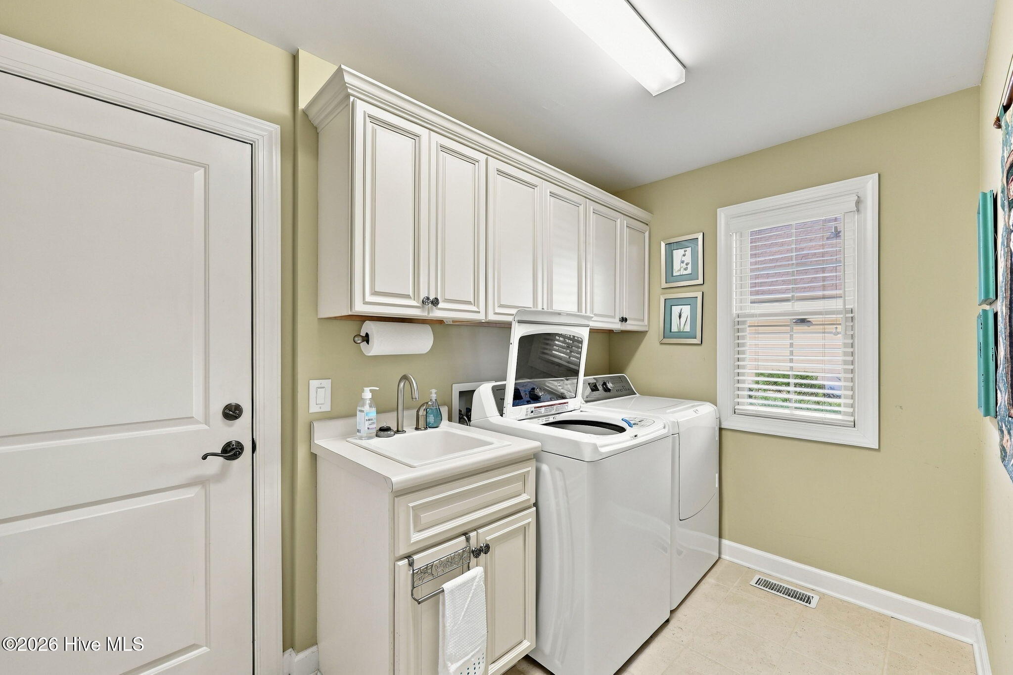 519 Cottage Lane Property Photo 13
