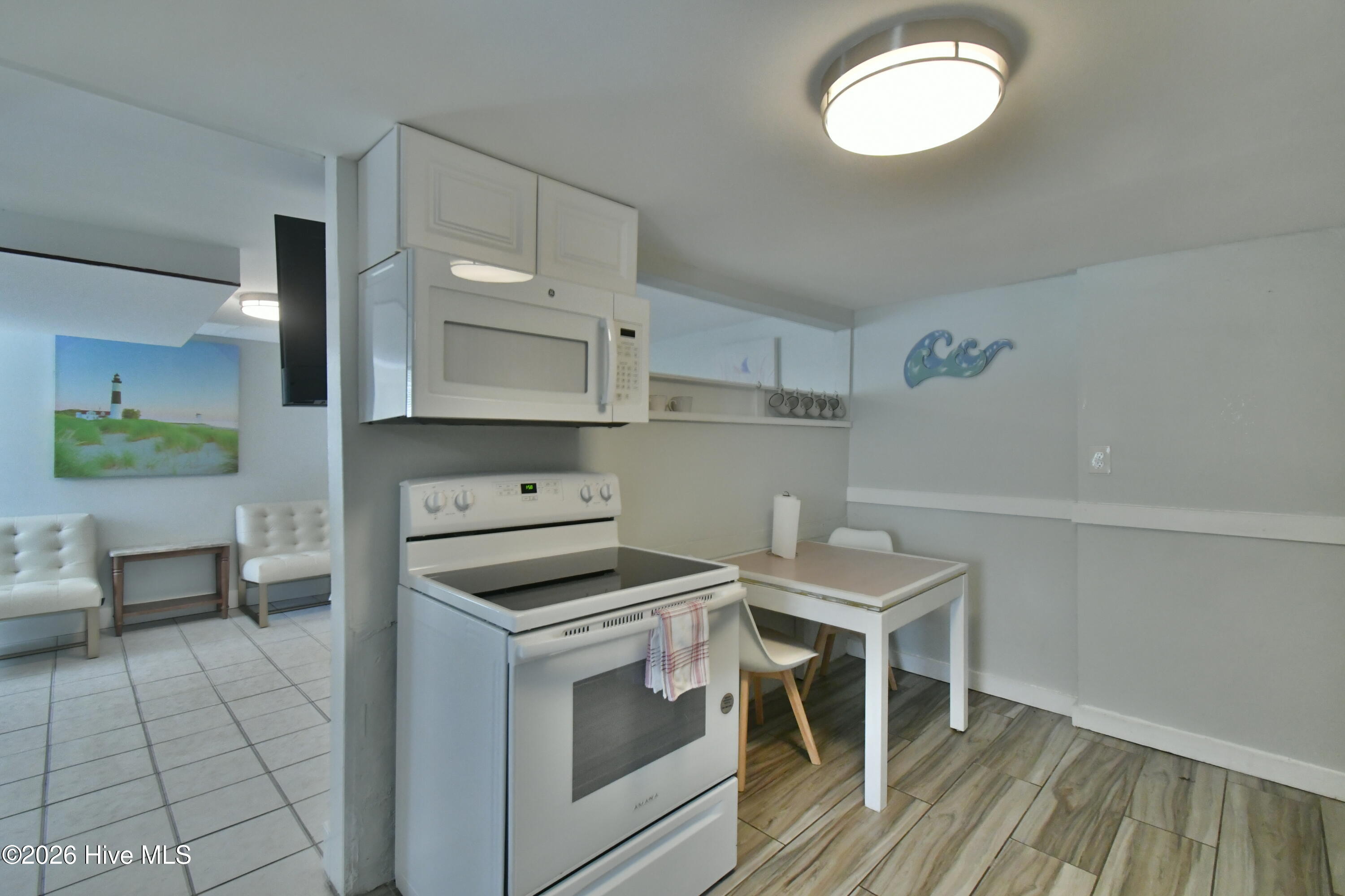 616 Carolina Beach Avenue S Property Photo 14