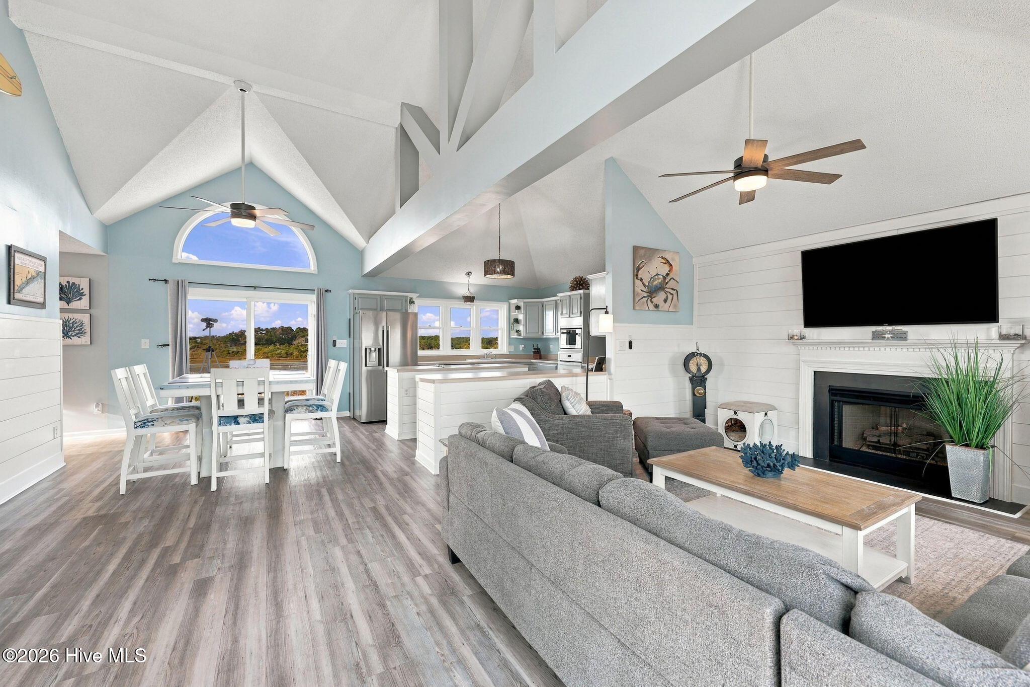 1069 New River Inlet Road Property Photo 4