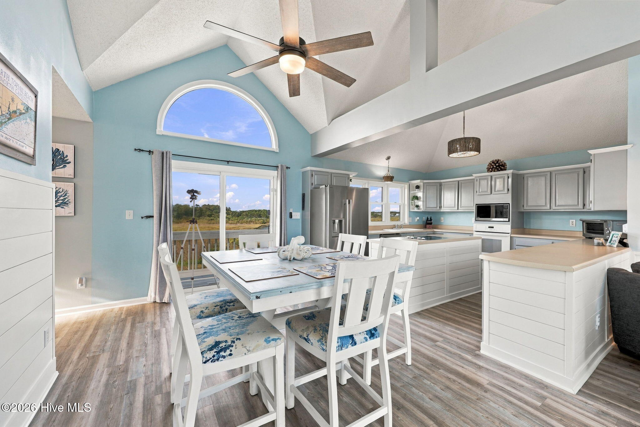 1069 New River Inlet Road Property Photo 5