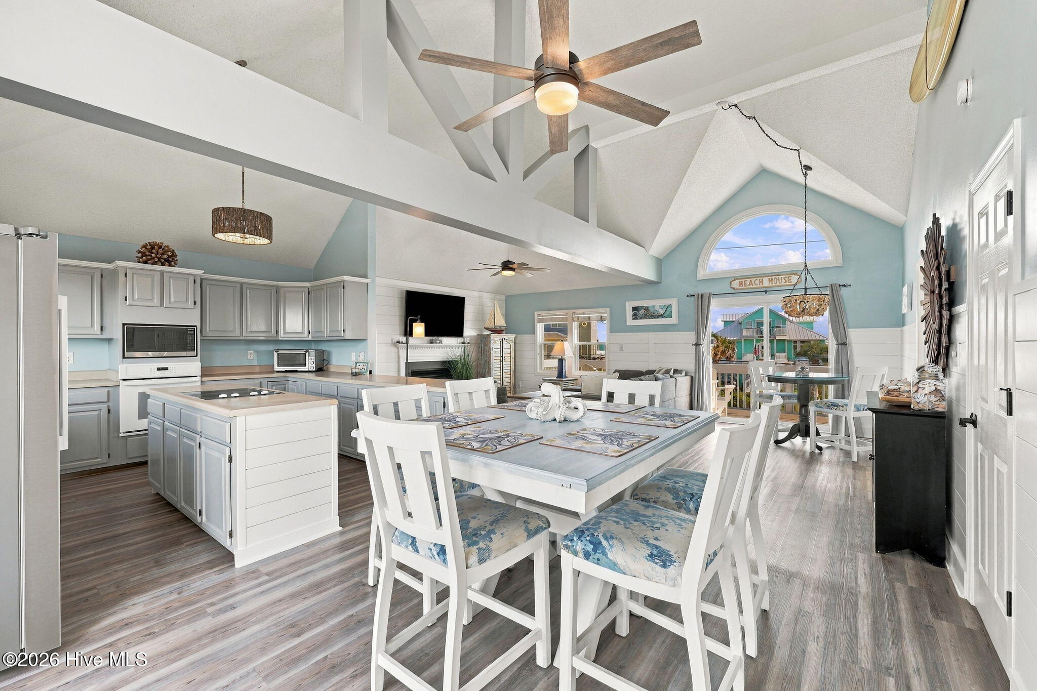 1069 New River Inlet Road Property Photo 6