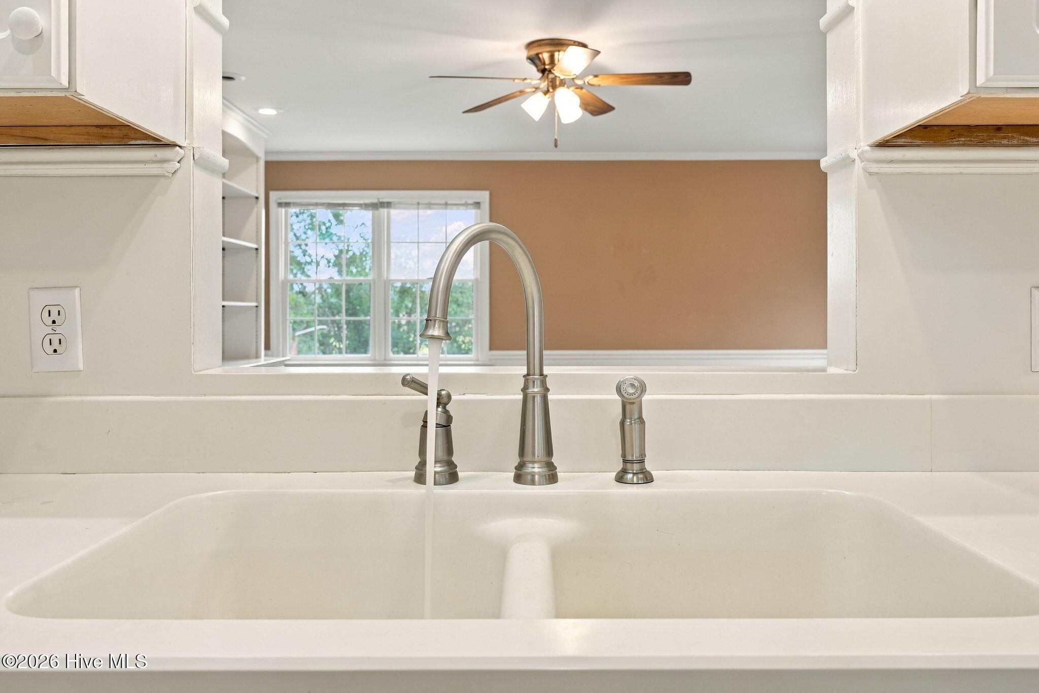 110 E Nc 11 Property Photo 10