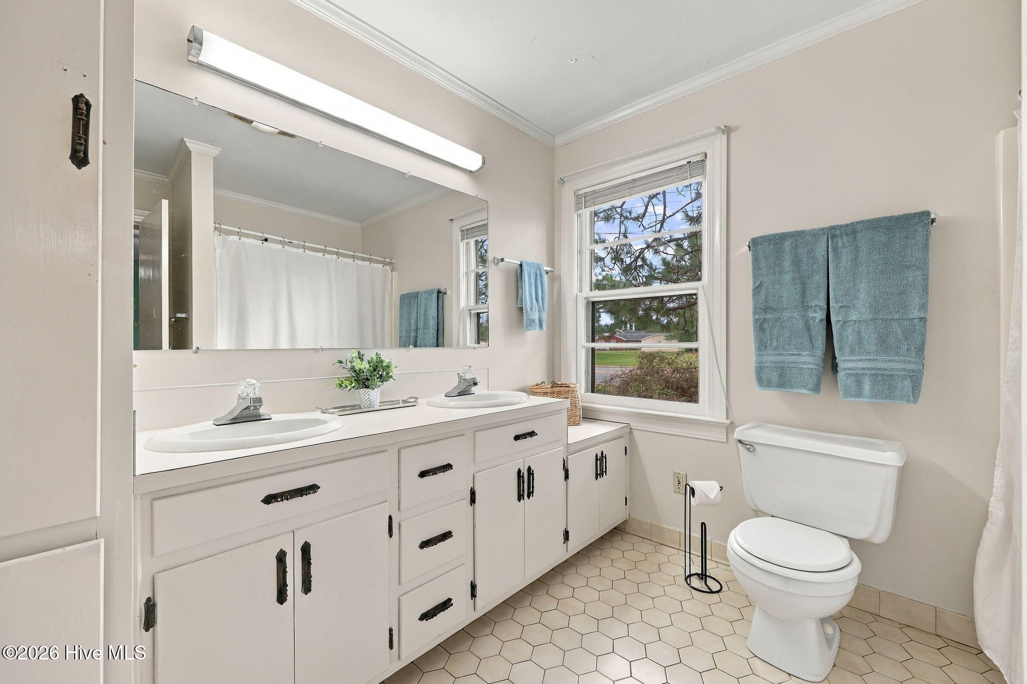 110 E Nc 11 Property Photo 21