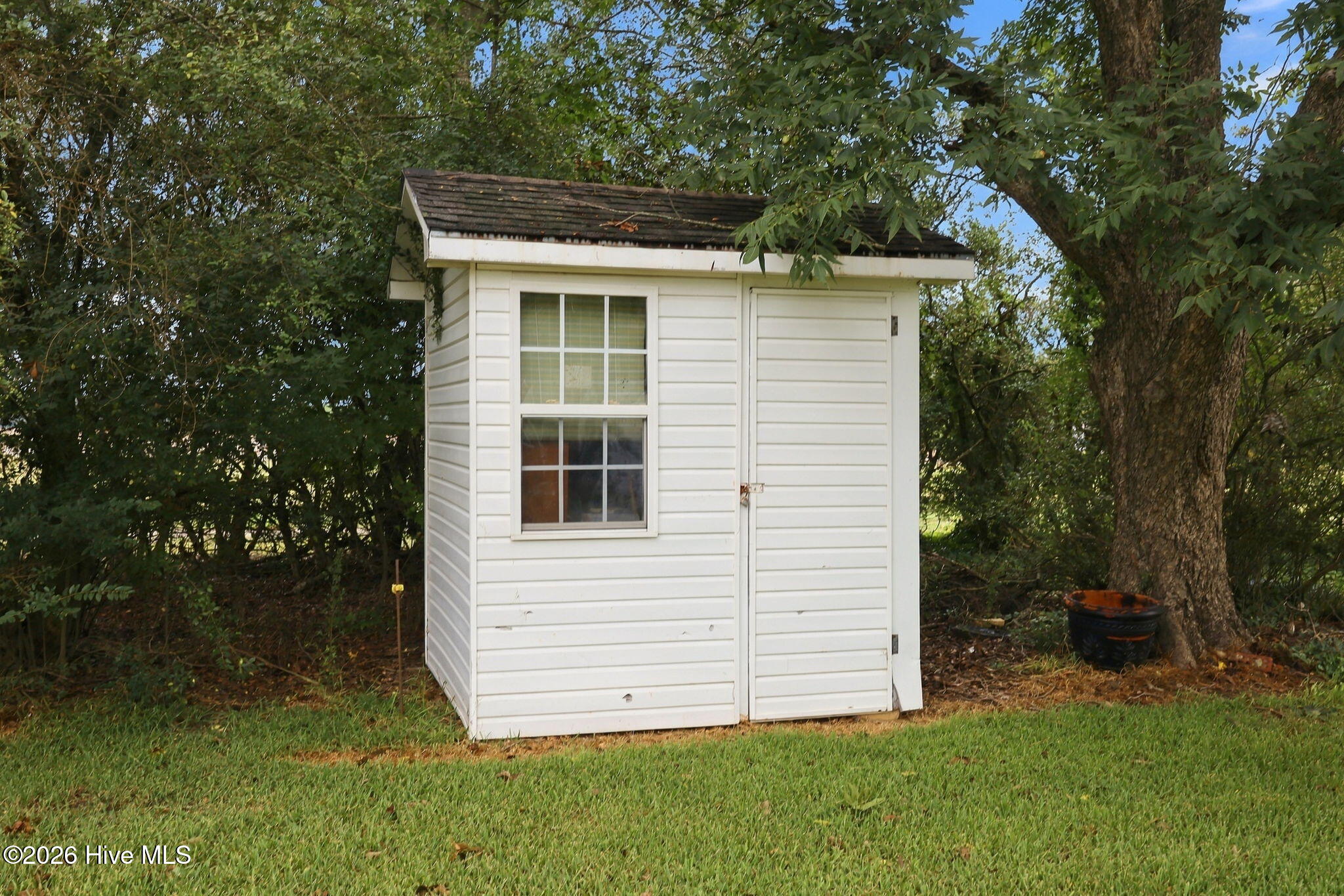 110 E Nc 11 Property Photo 40