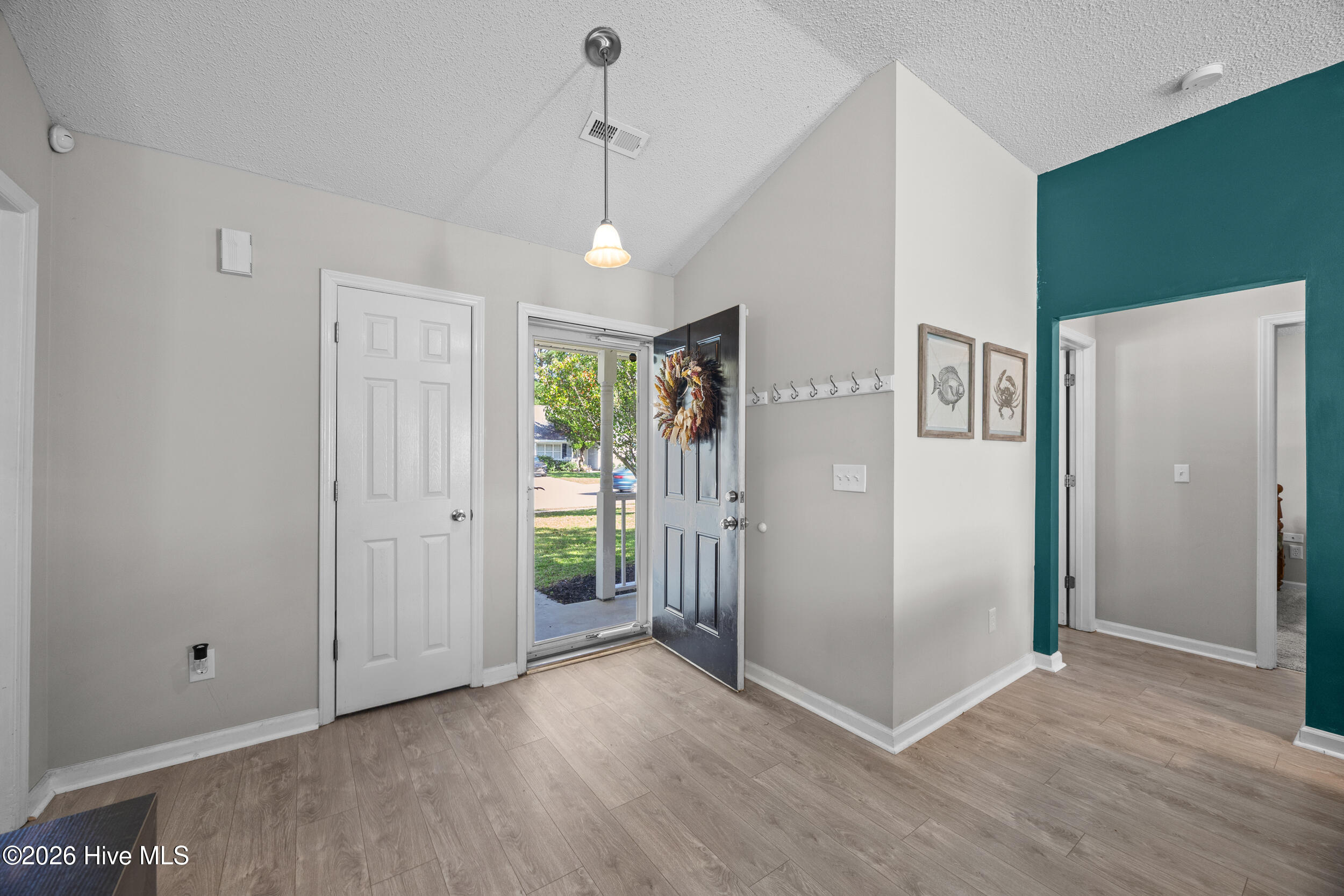 2209 White Road Property Photo 6