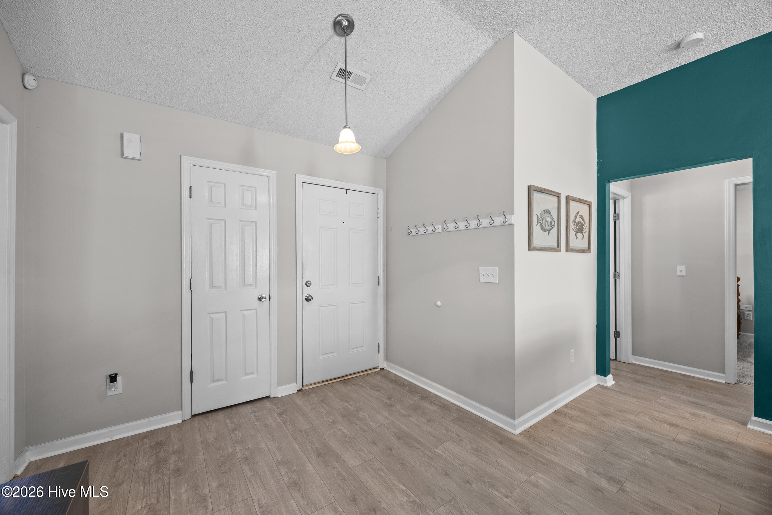 2209 White Road Property Photo 7