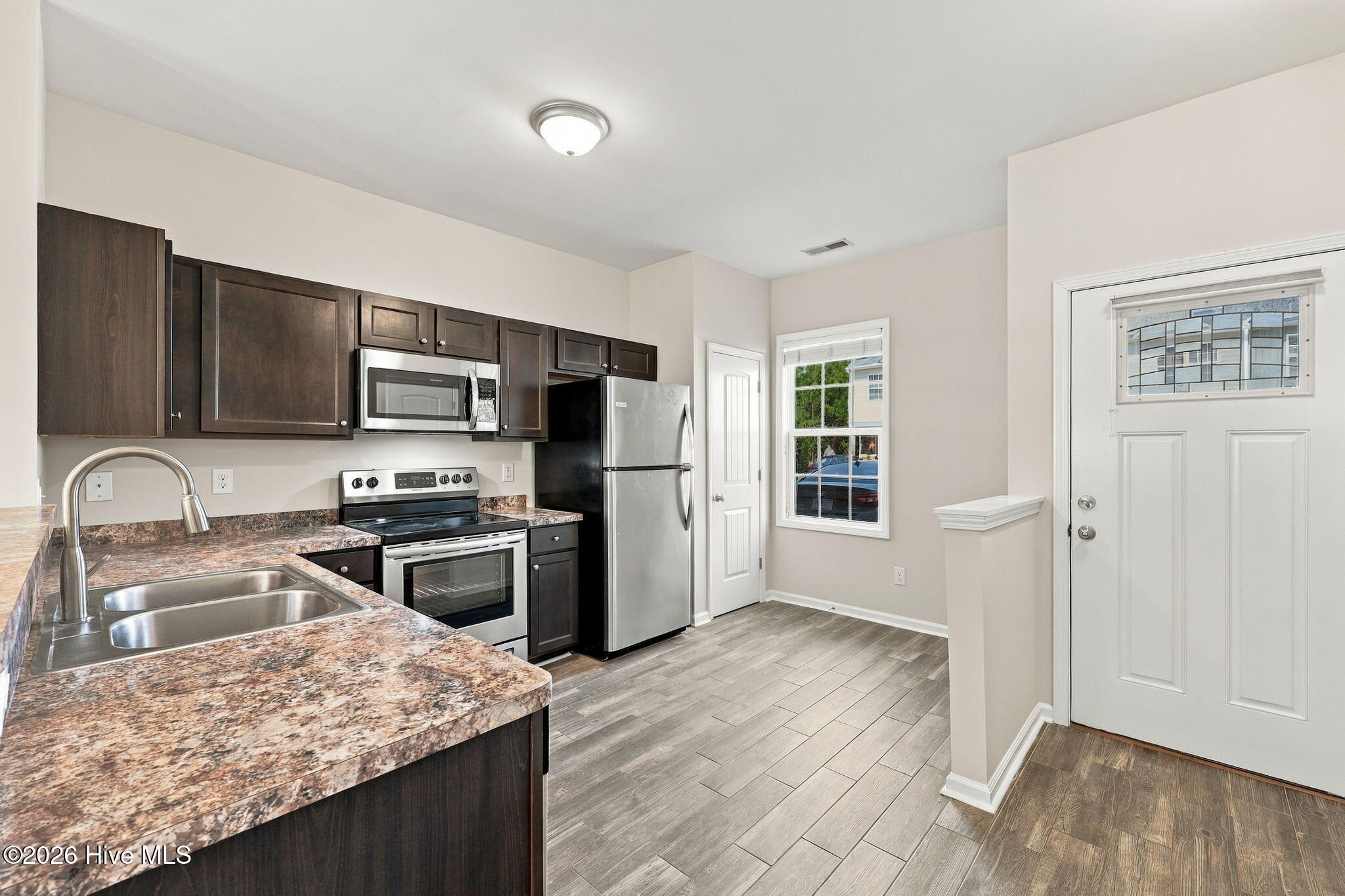131 Beacon Woods Drive Property Photo 3