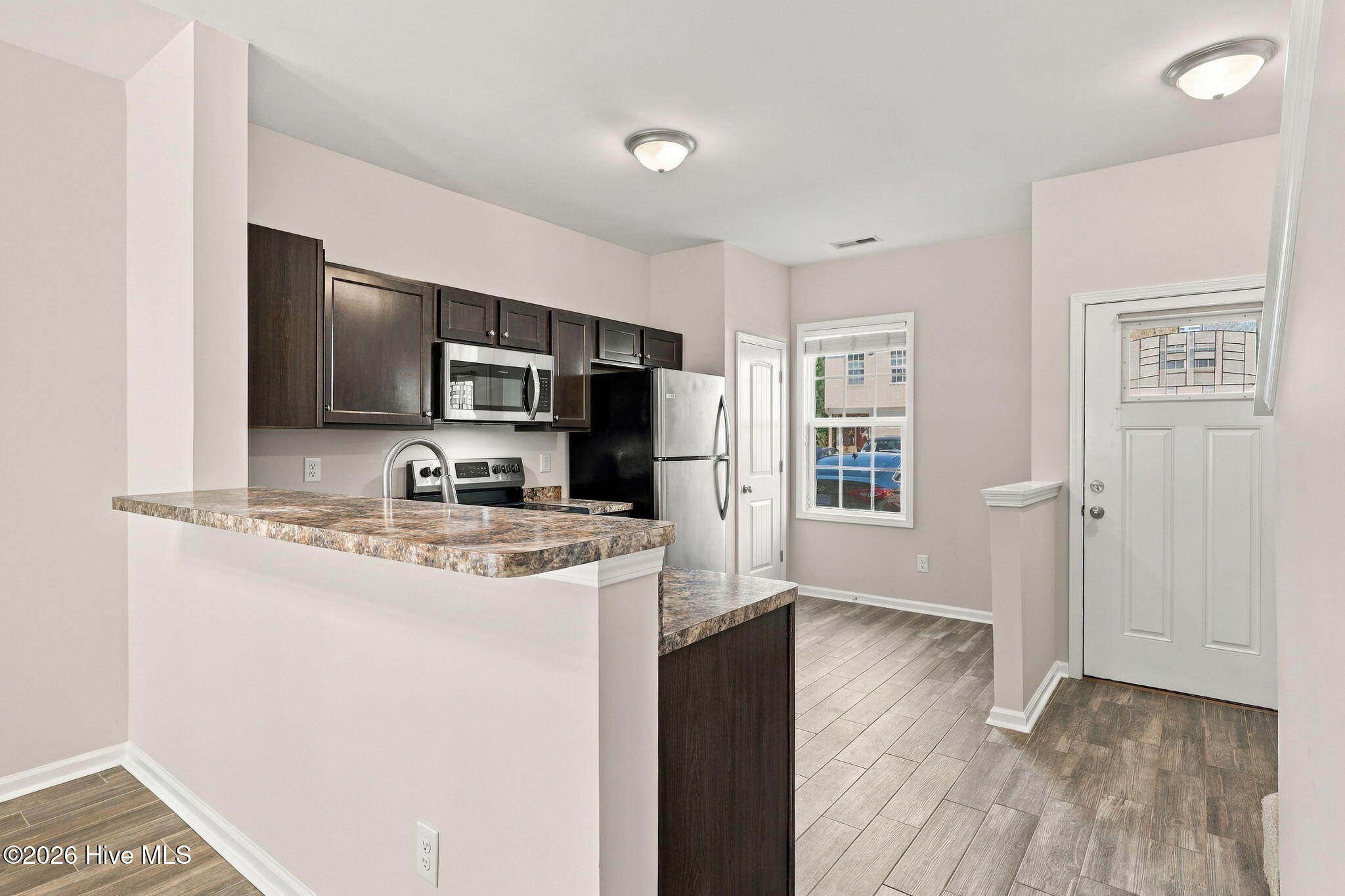 131 Beacon Woods Drive Property Photo 10