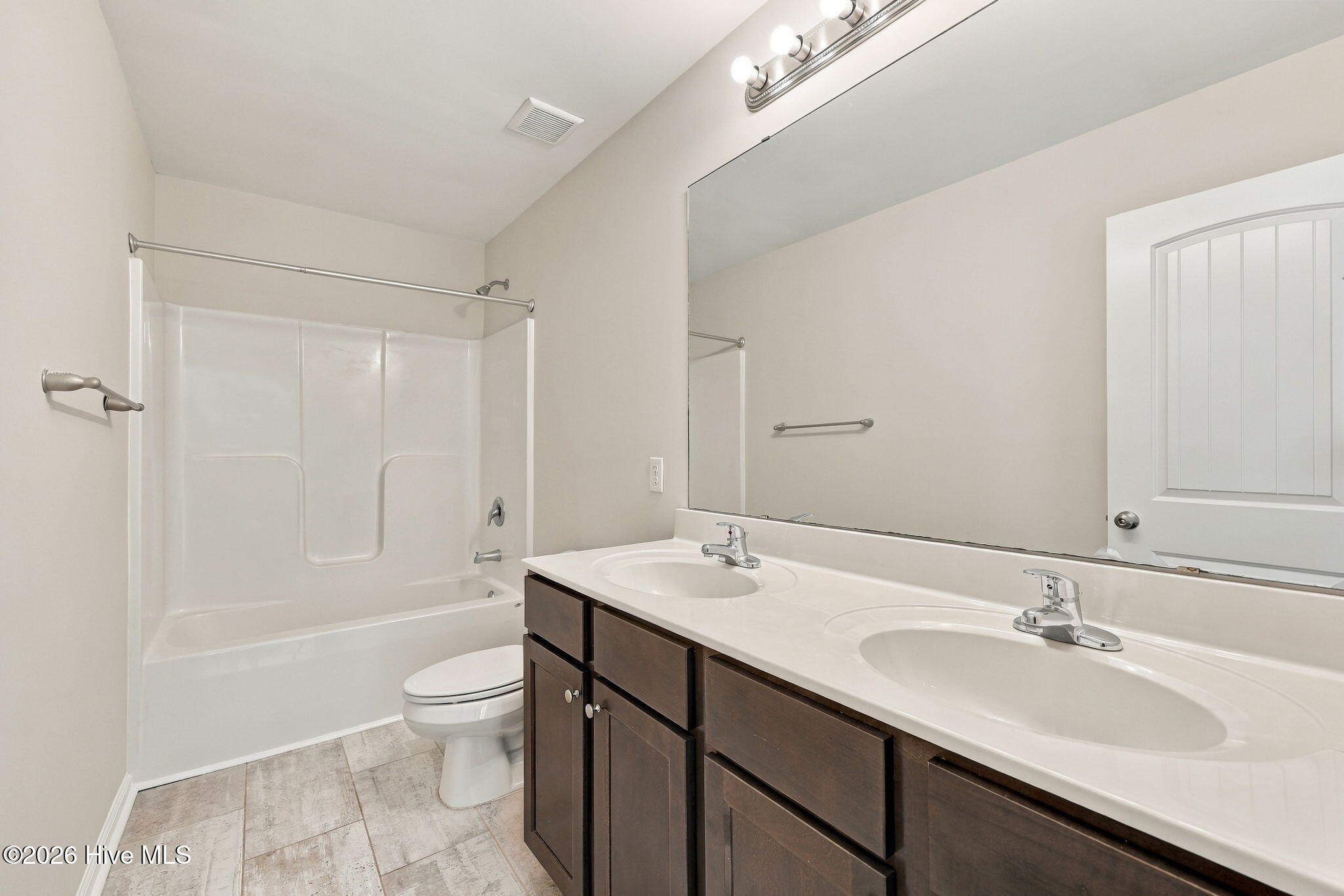131 Beacon Woods Drive Property Photo 17