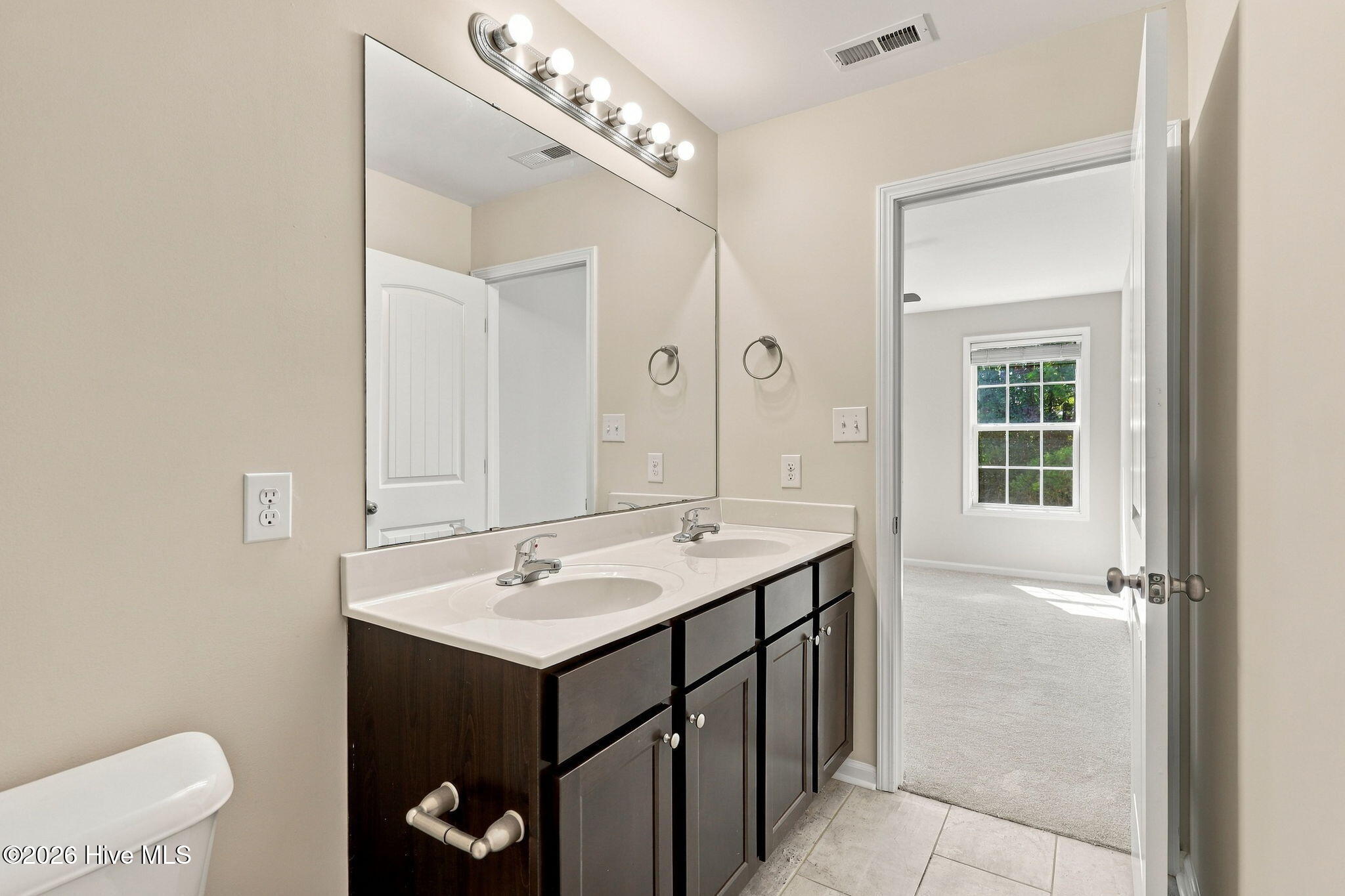 131 Beacon Woods Drive Property Photo 18