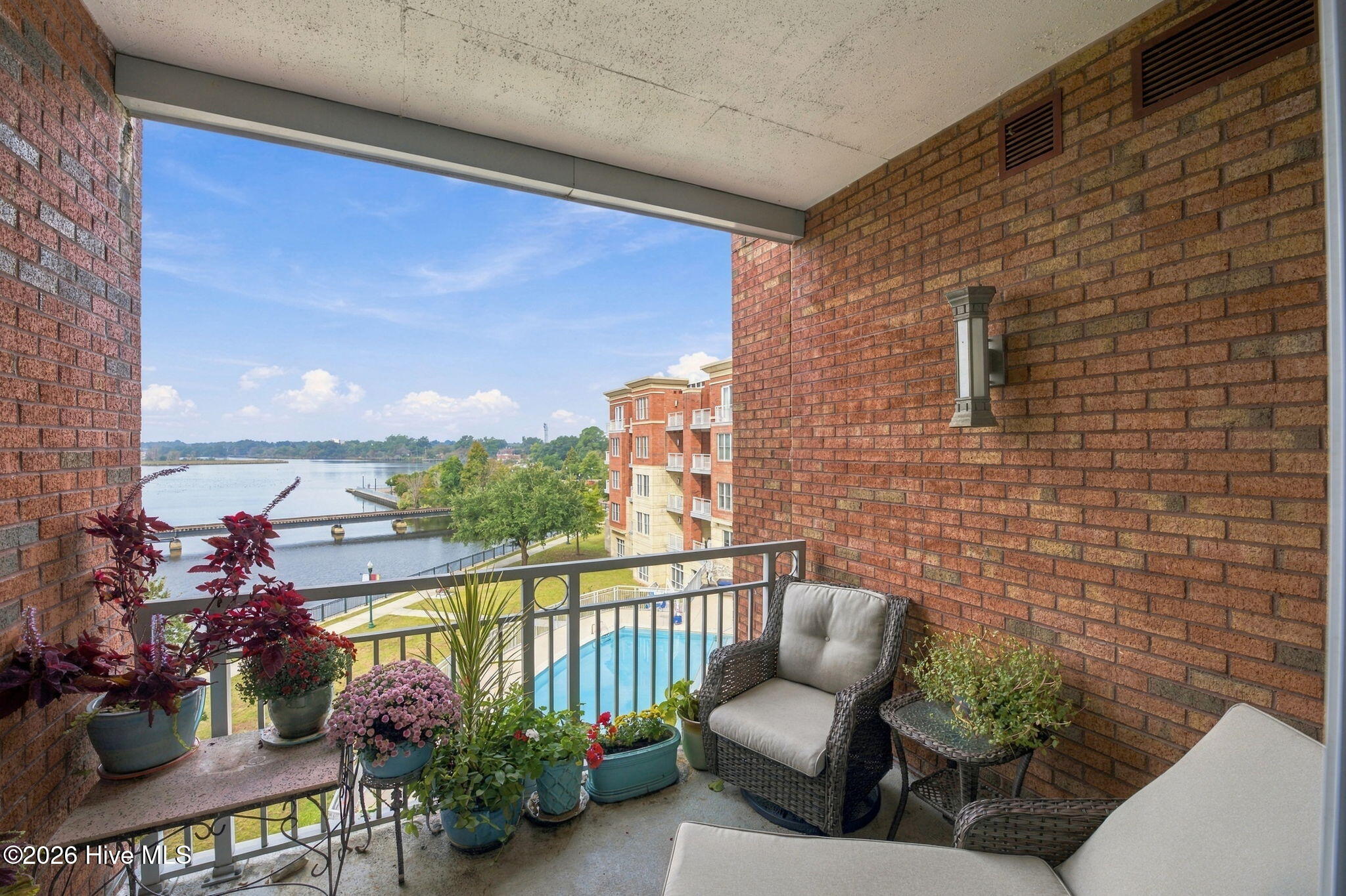 305 Sky Sail Boulevard Property Photo 2
