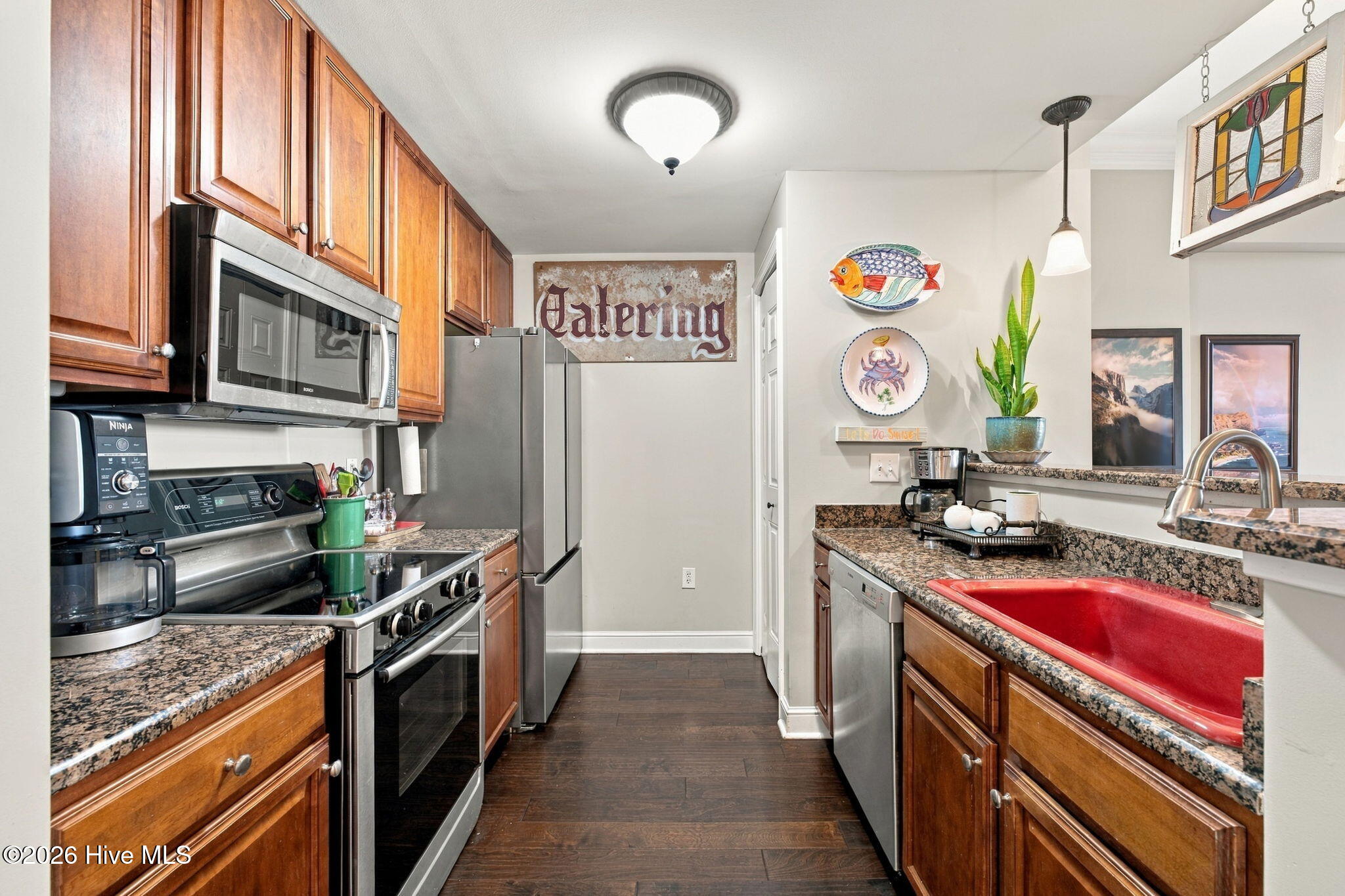 305 Sky Sail Boulevard Property Photo 4