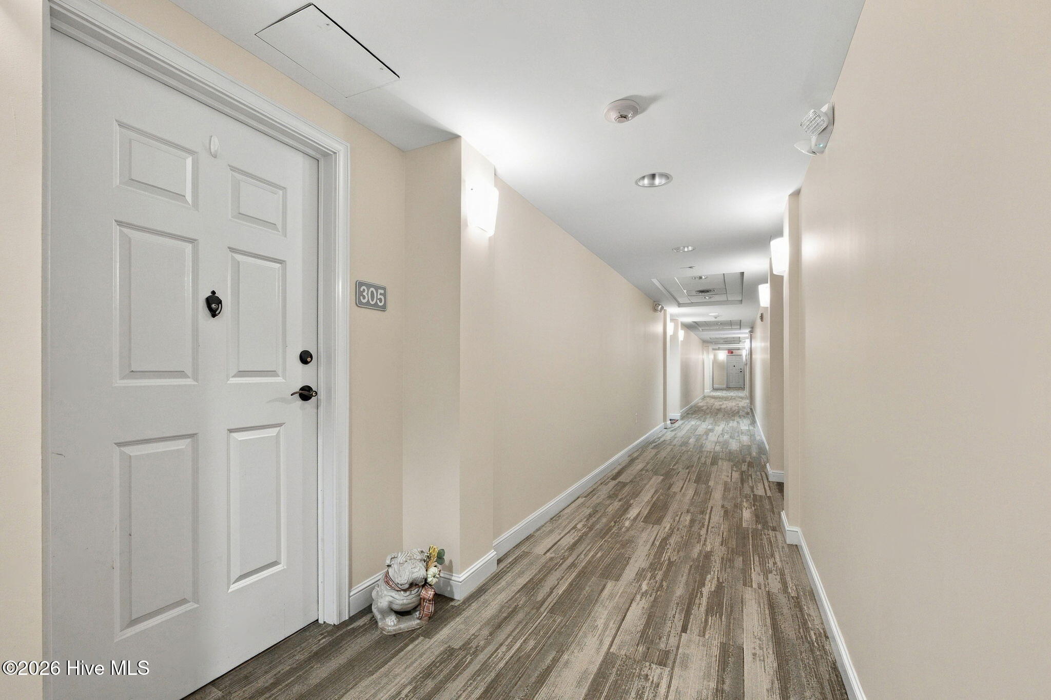305 Sky Sail Boulevard Property Photo 7