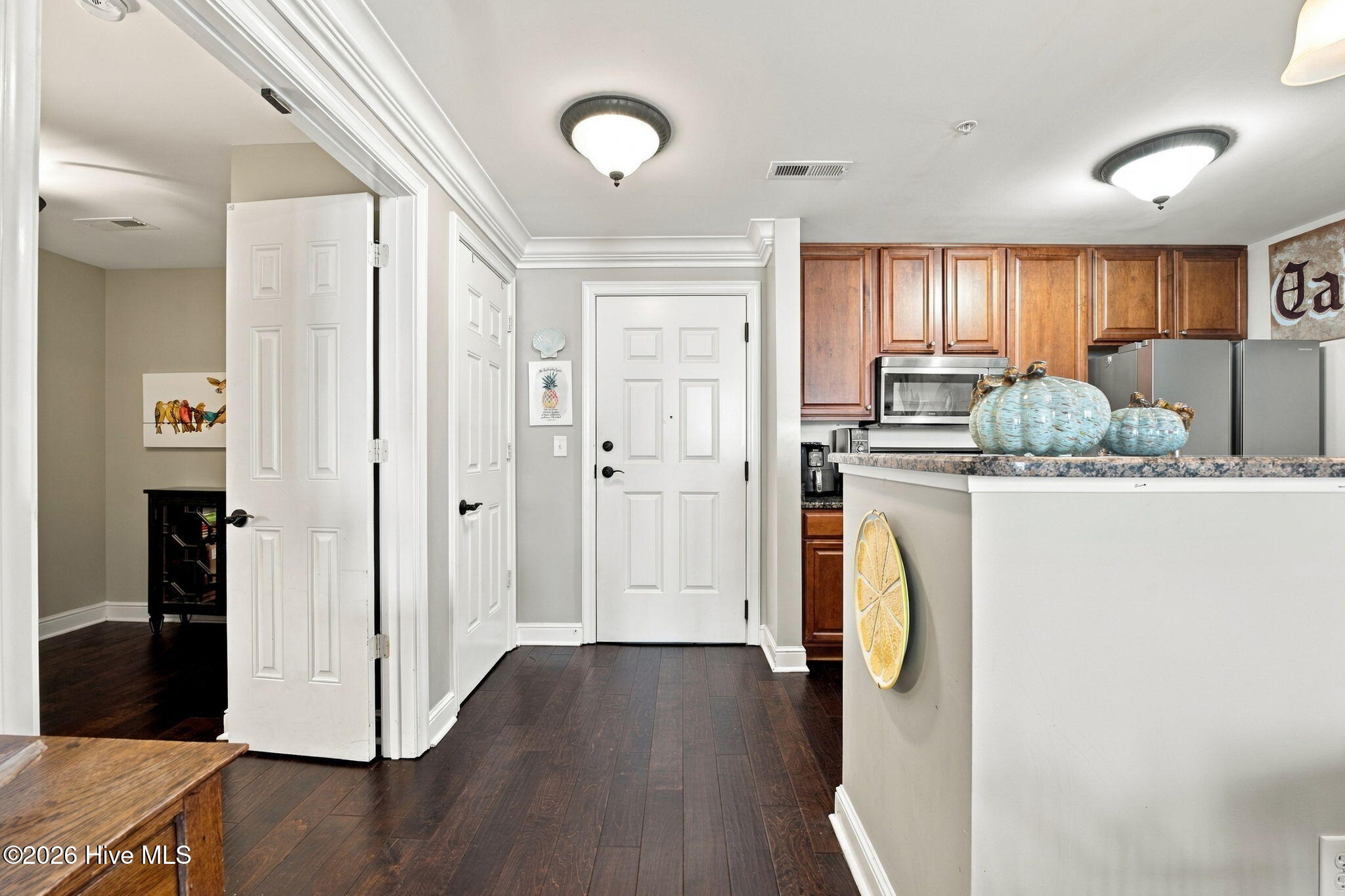 305 Sky Sail Boulevard Property Photo 9