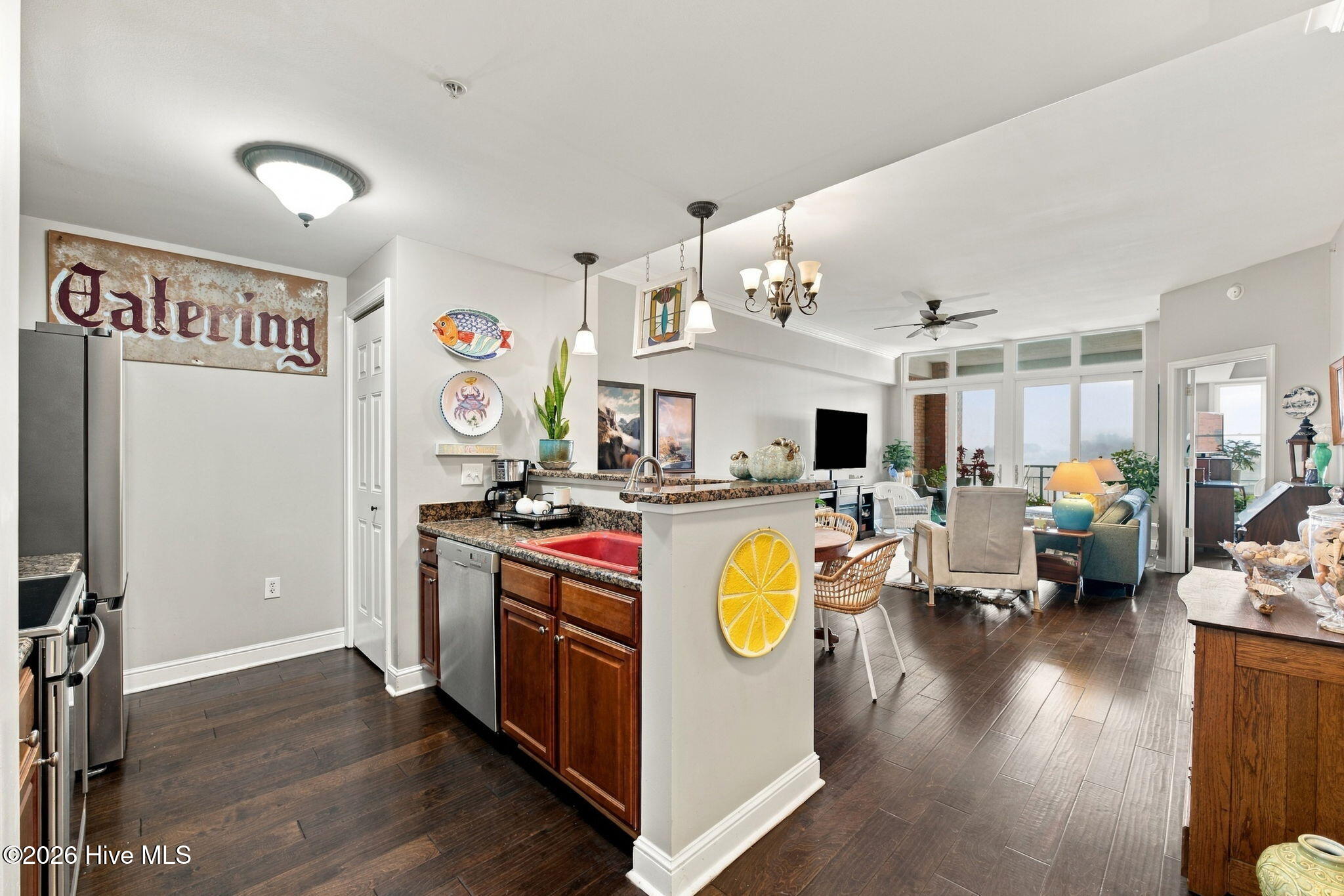 305 Sky Sail Boulevard Property Photo 10