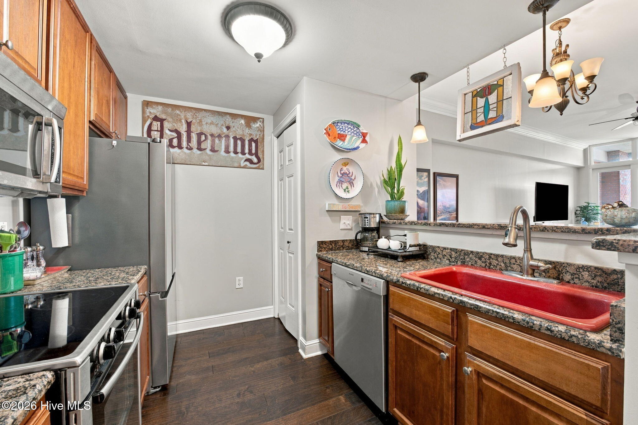 305 Sky Sail Boulevard Property Photo 12