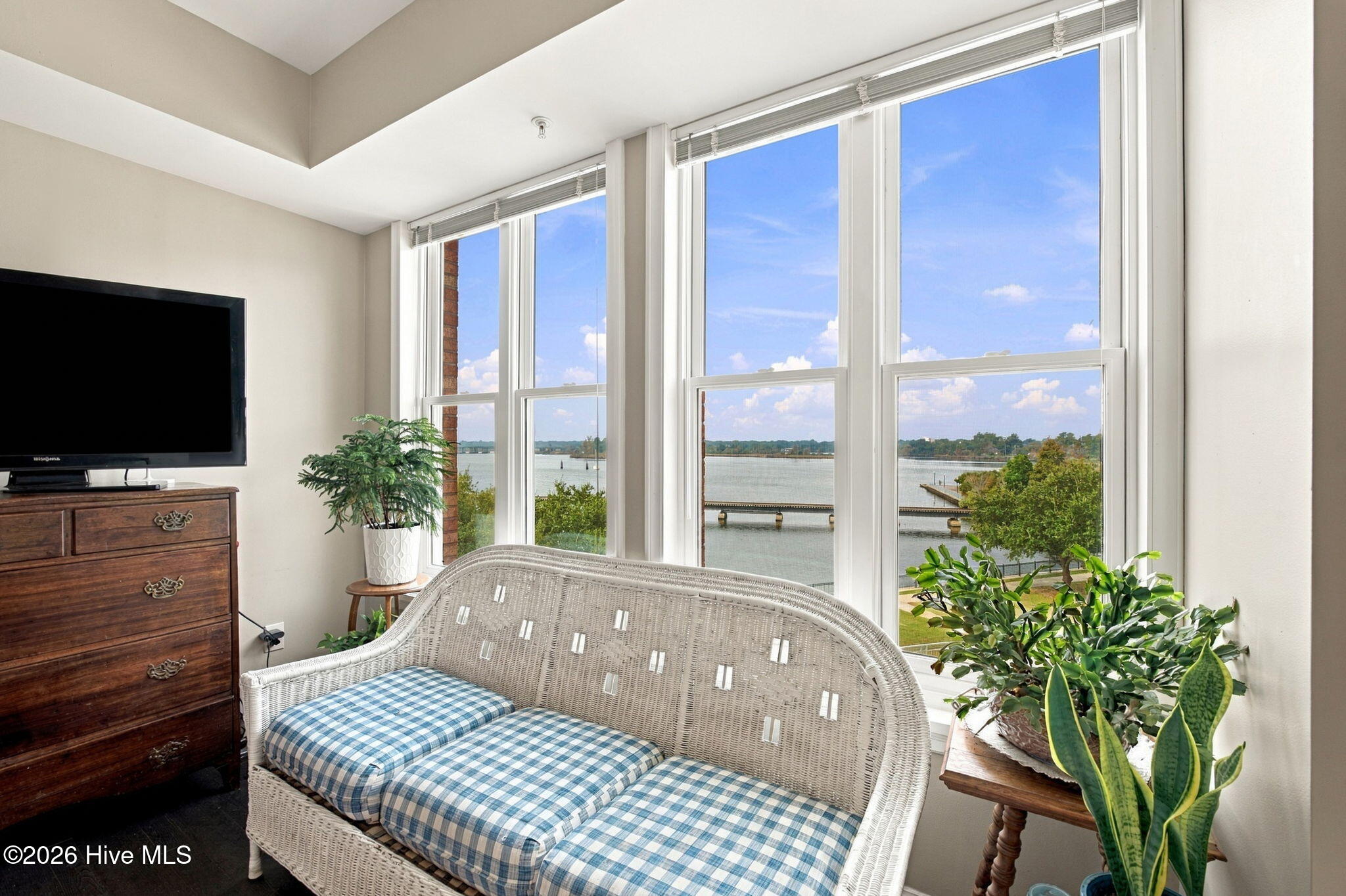 305 Sky Sail Boulevard Property Photo 23