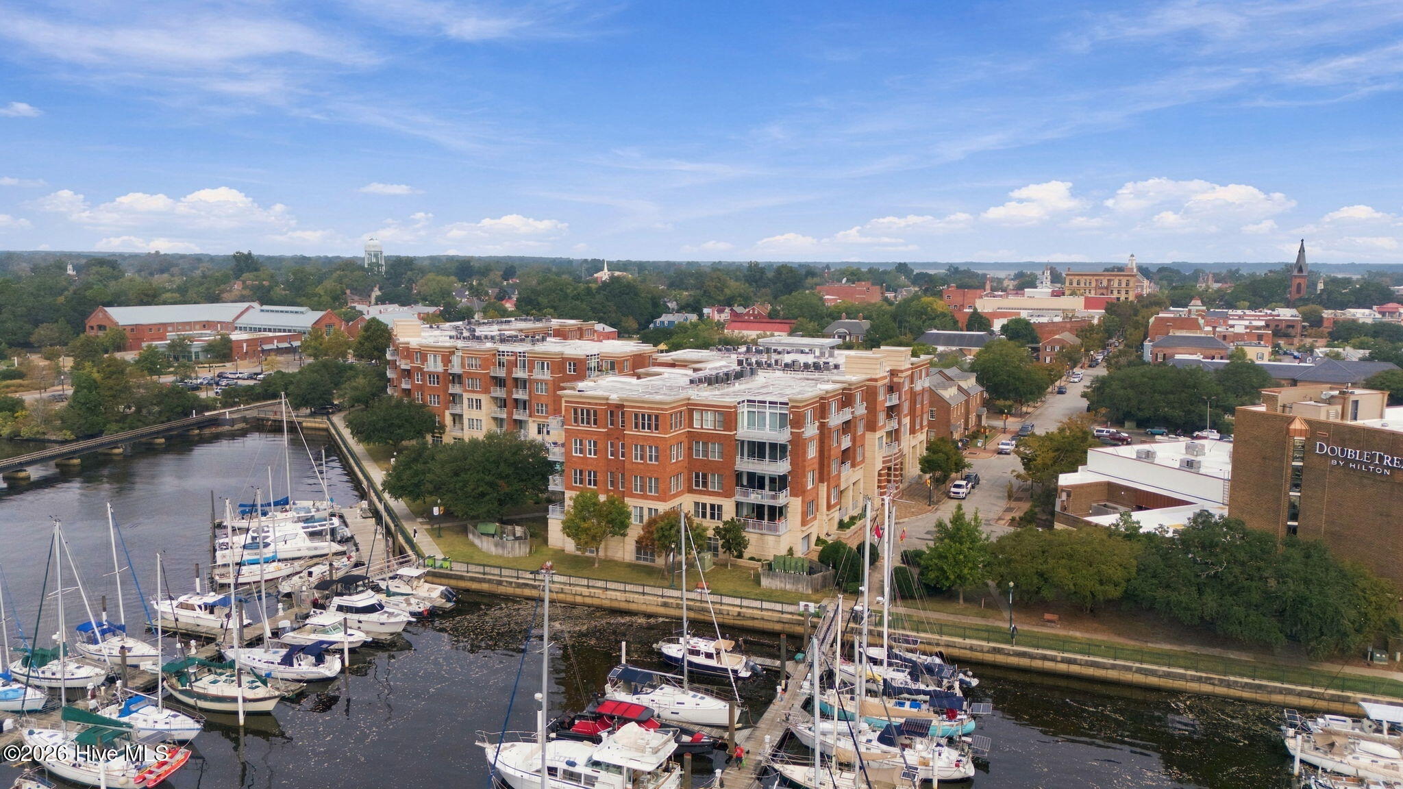 305 Sky Sail Boulevard Property Photo 31