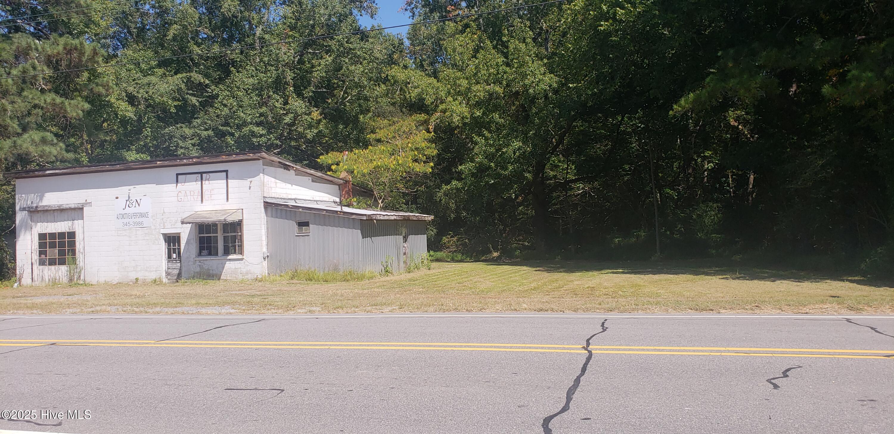 308 N Commerce Street Property Photo 3