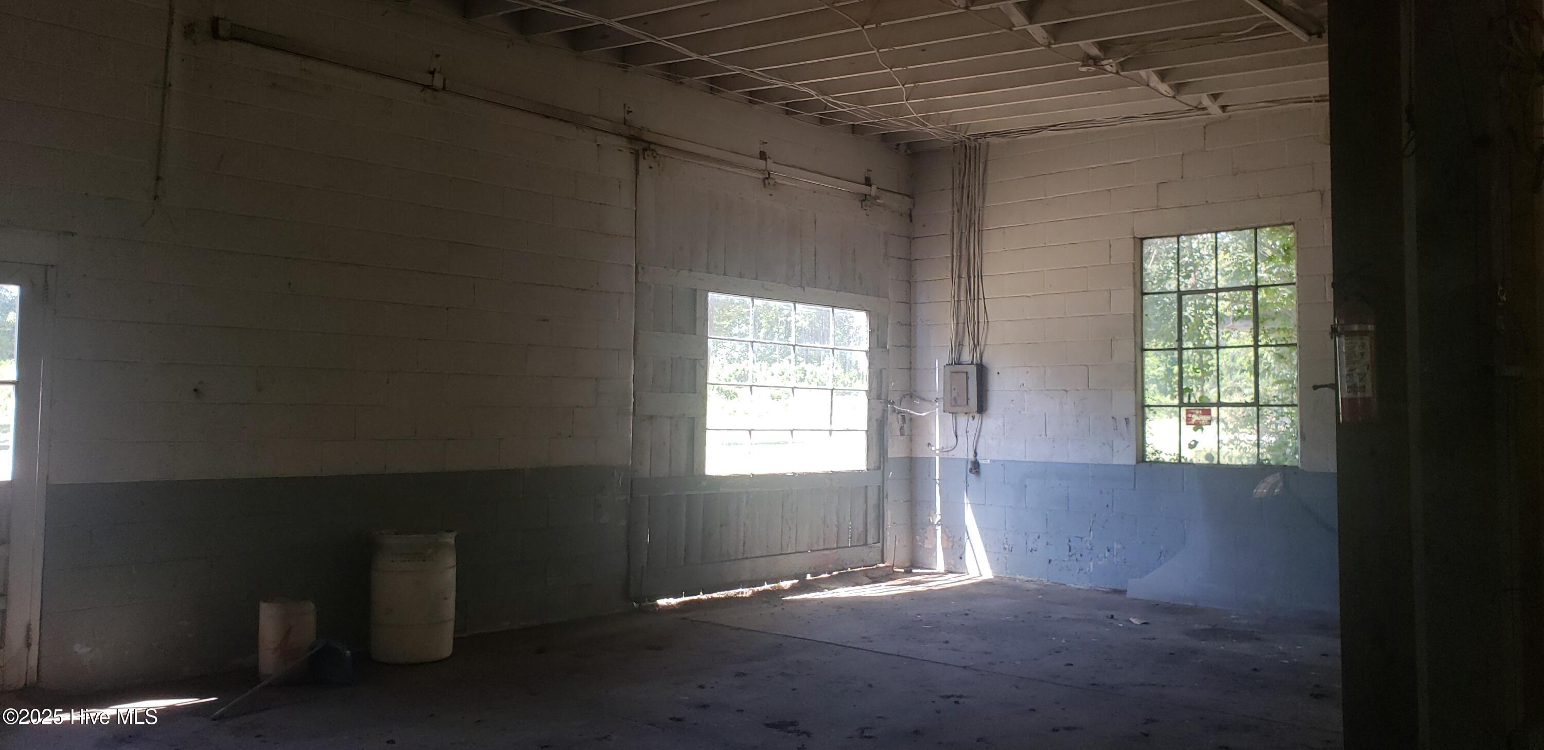 308 N Commerce Street Property Photo 5