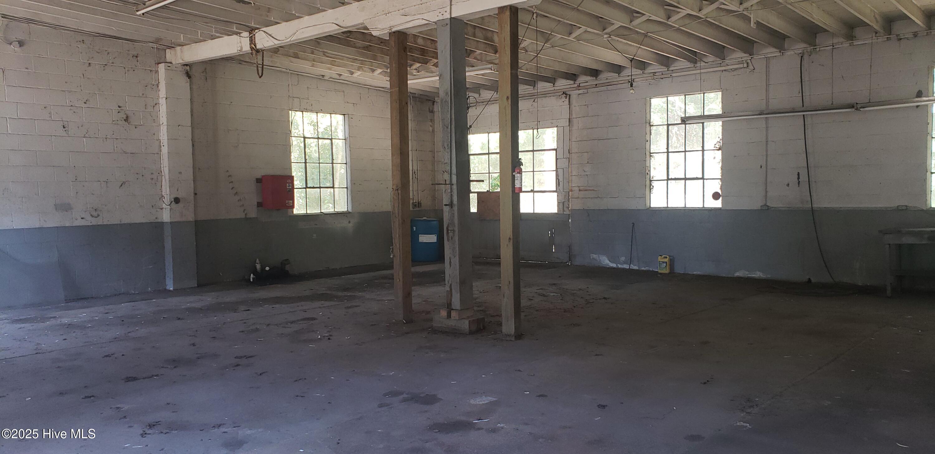 308 N Commerce Street Property Photo 6