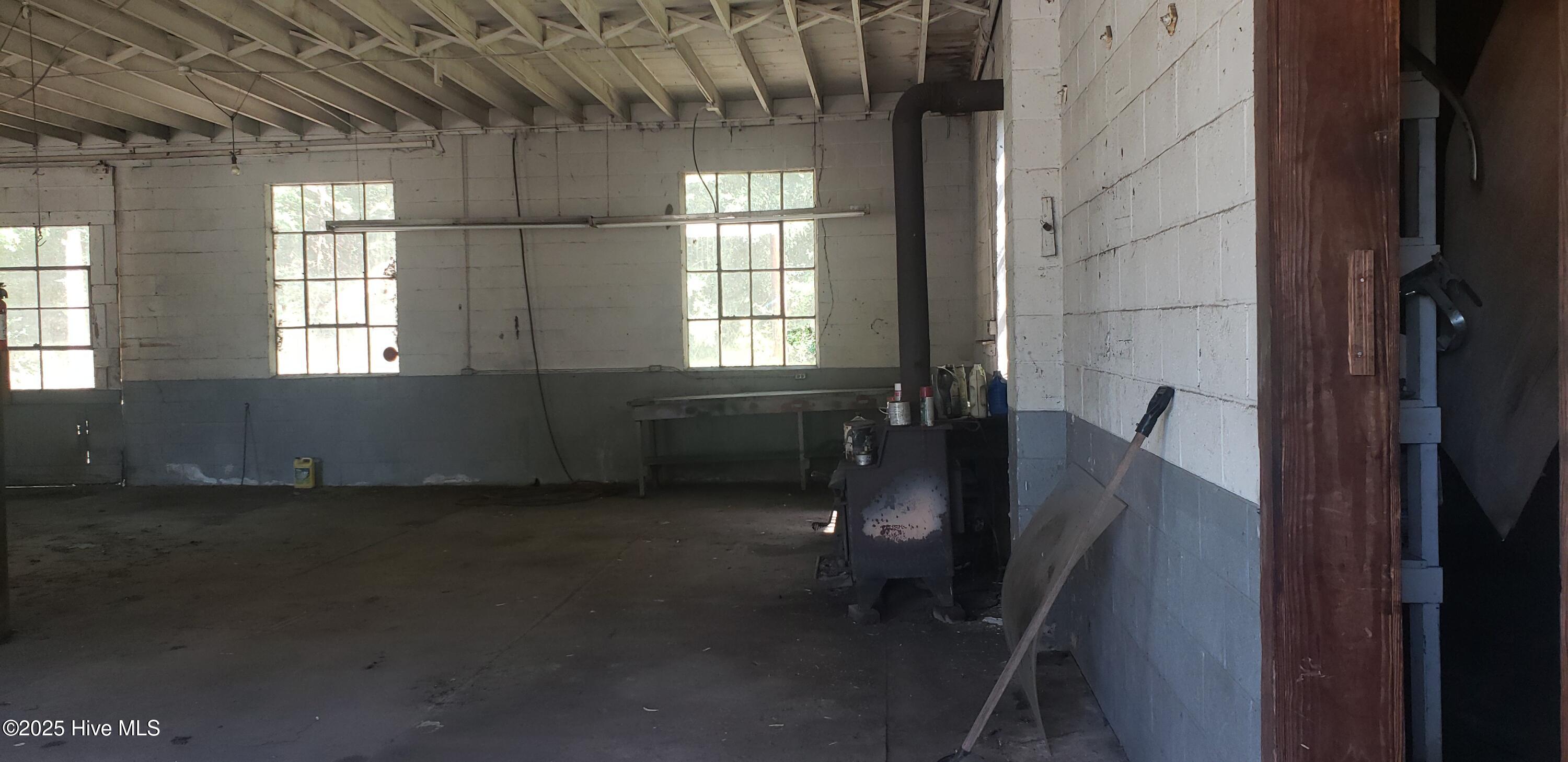 308 N Commerce Street Property Photo 7