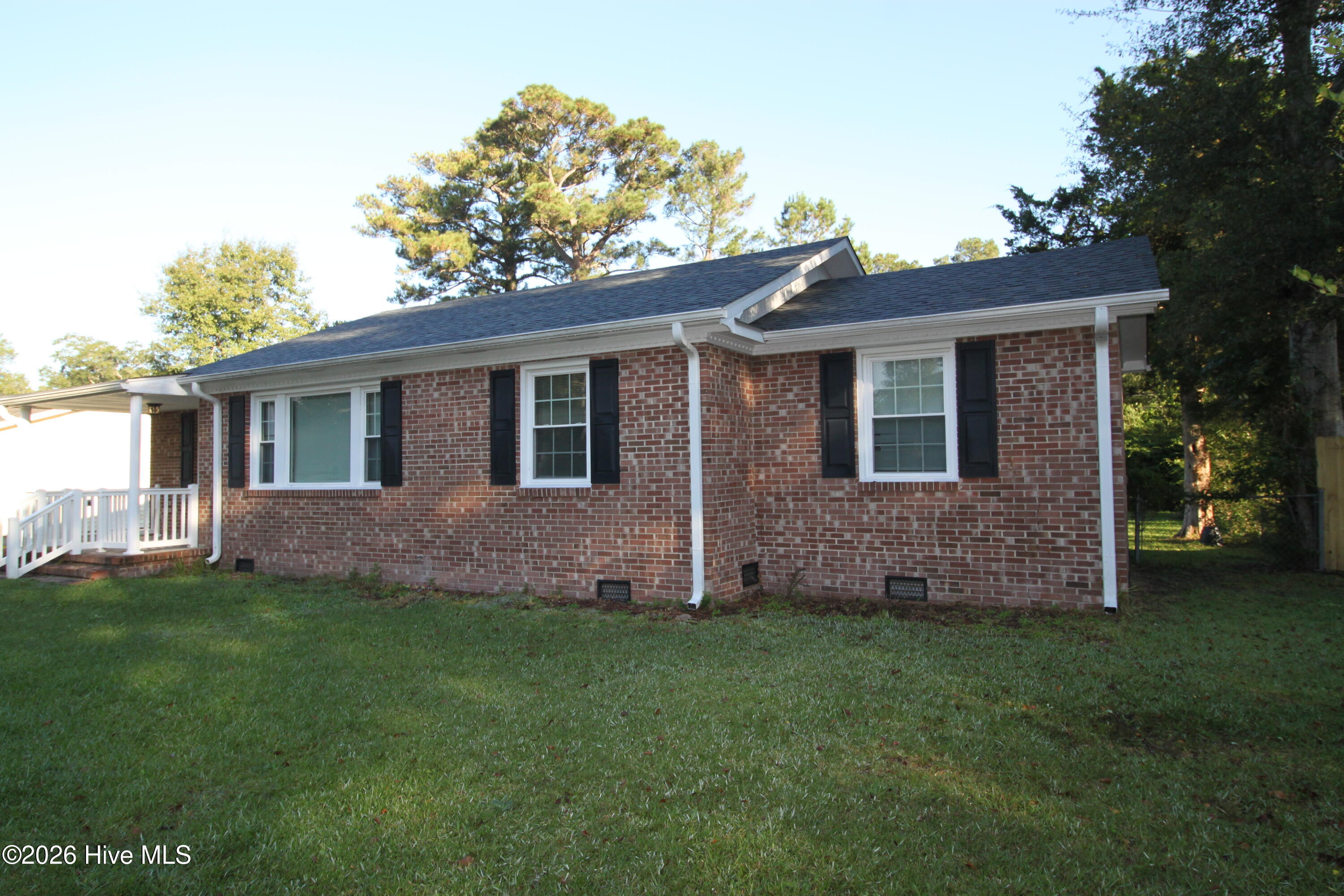 210 Kenneth Boulevard Property Photo 4