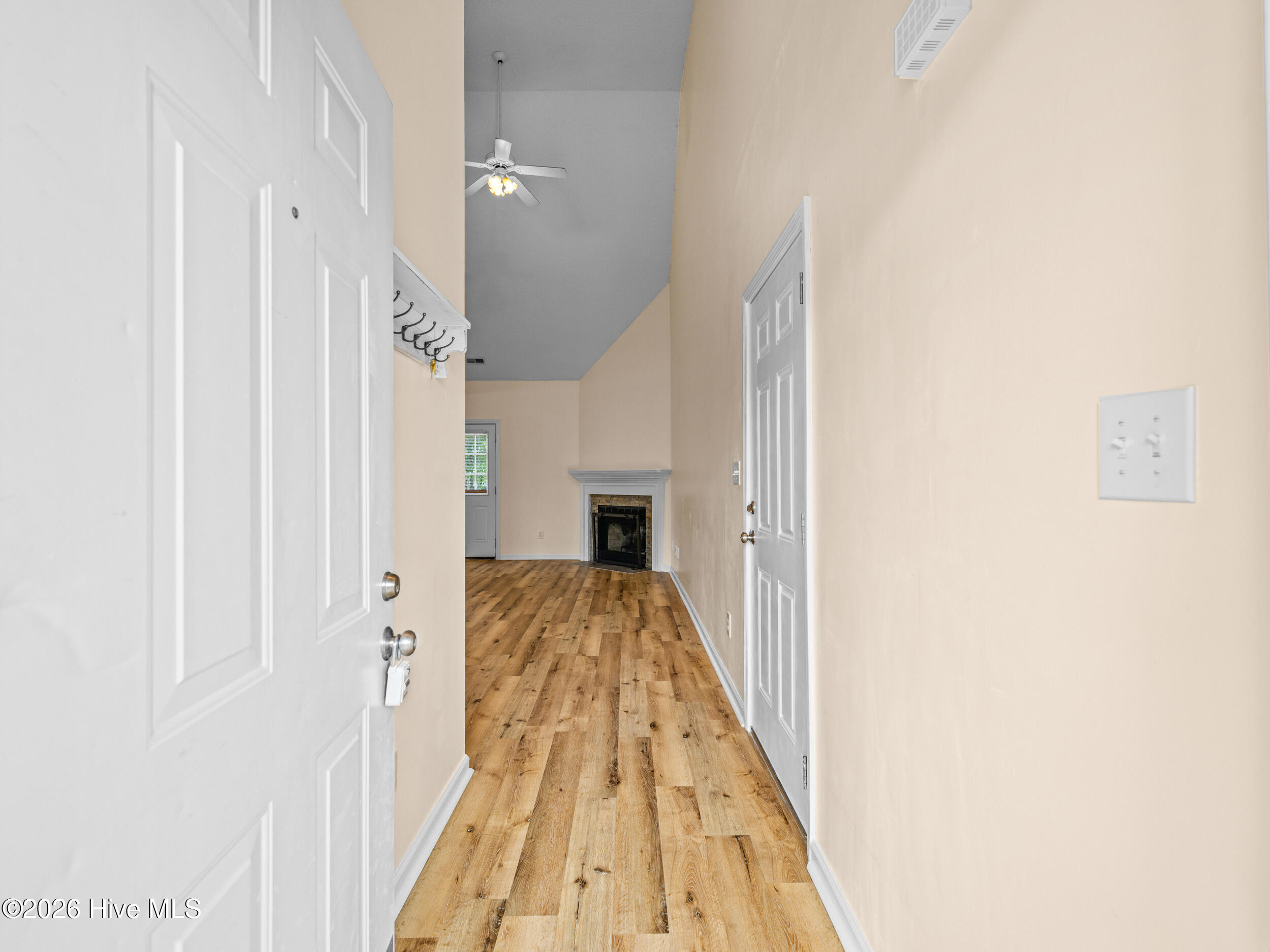 406 Eucalyptus Lane Property Photo 7