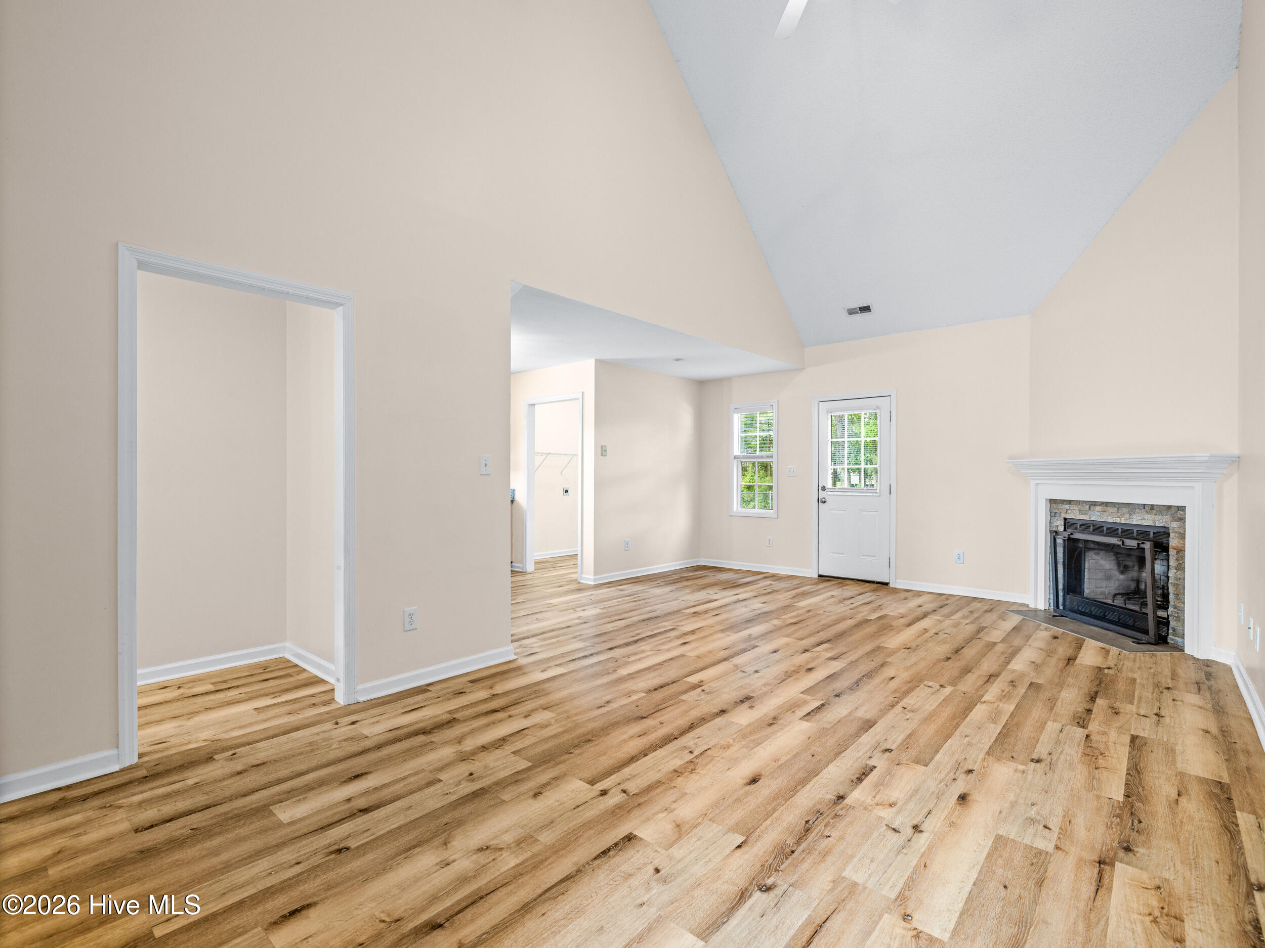 406 Eucalyptus Lane Property Photo 8